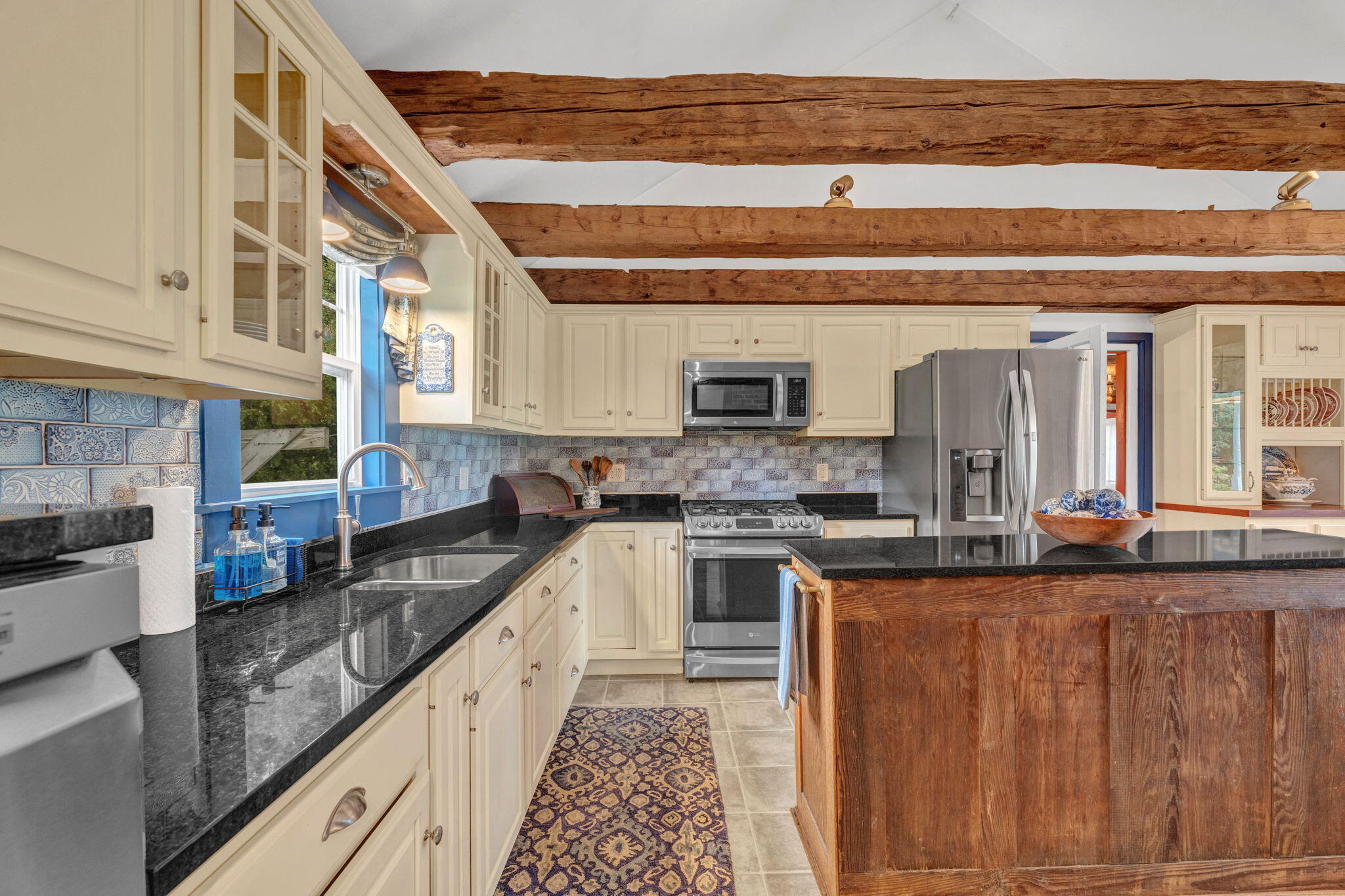 202 Barker Road Property Photo 5