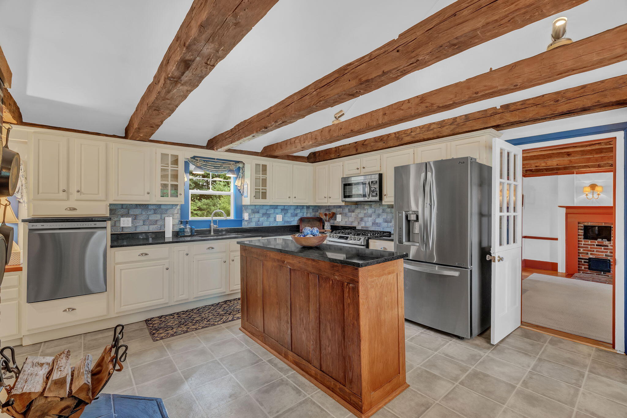 202 Barker Road Property Photo 6
