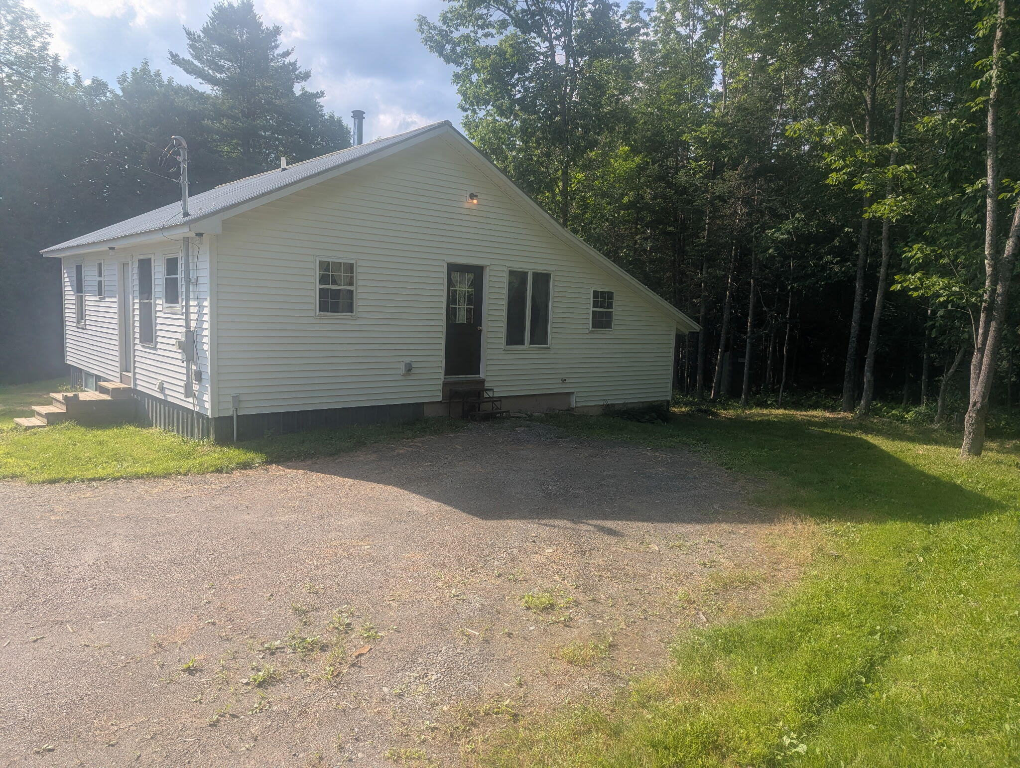 640 Dover Road Property Photo 4