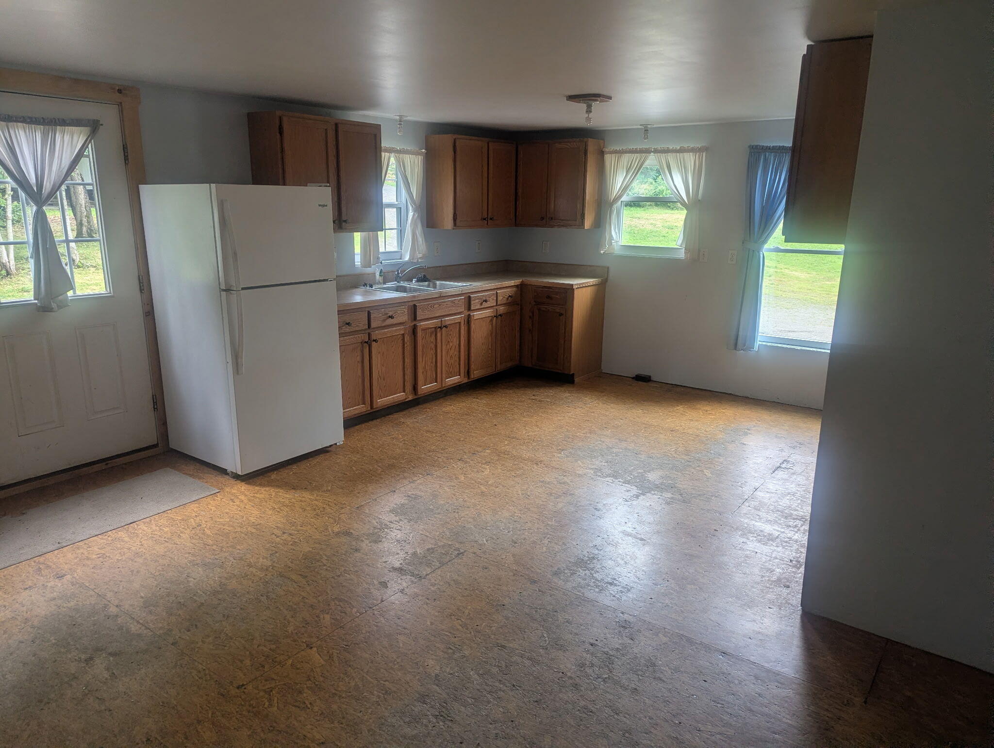 640 Dover Road Property Photo 6