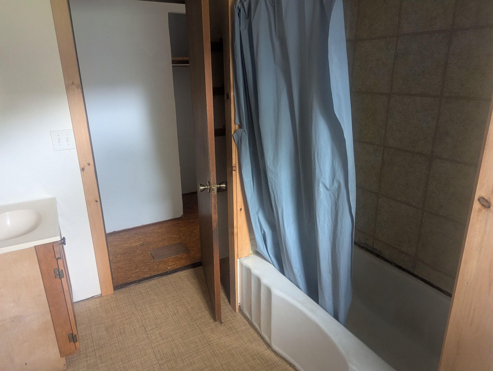 640 Dover Road Property Photo 9