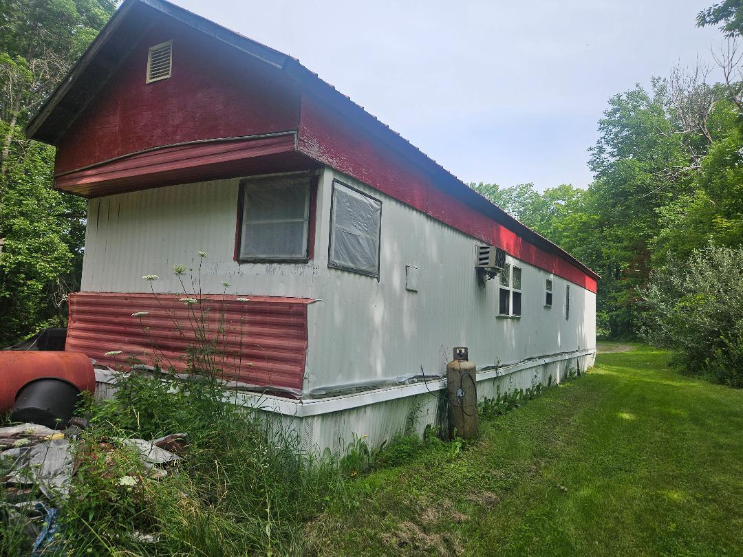 1052 Western Avenue Property Photo 7