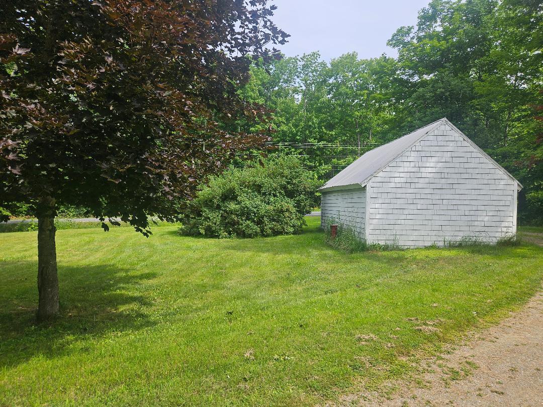 1052 Western Avenue Property Photo 8