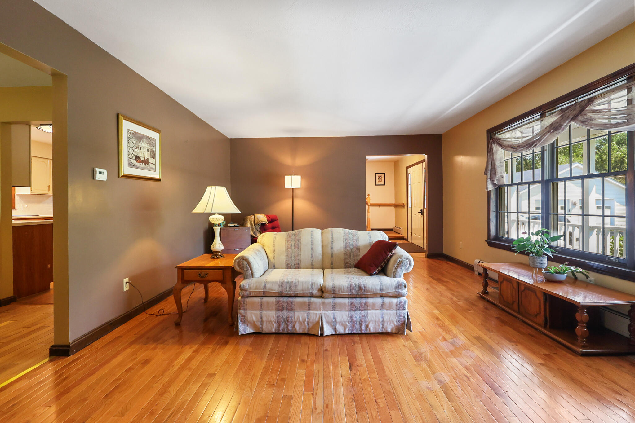 352 Madawaska Avenue Property Photo 9
