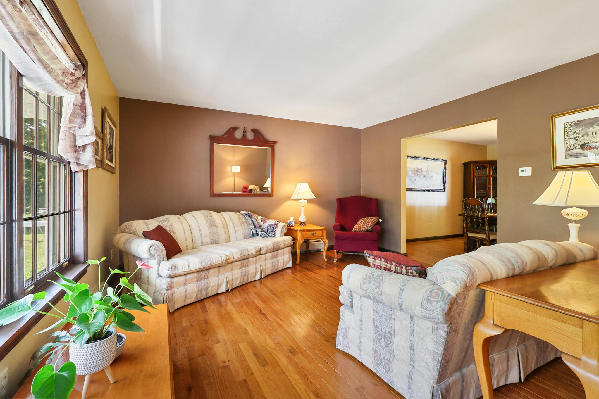 352 Madawaska Avenue Property Photo 11