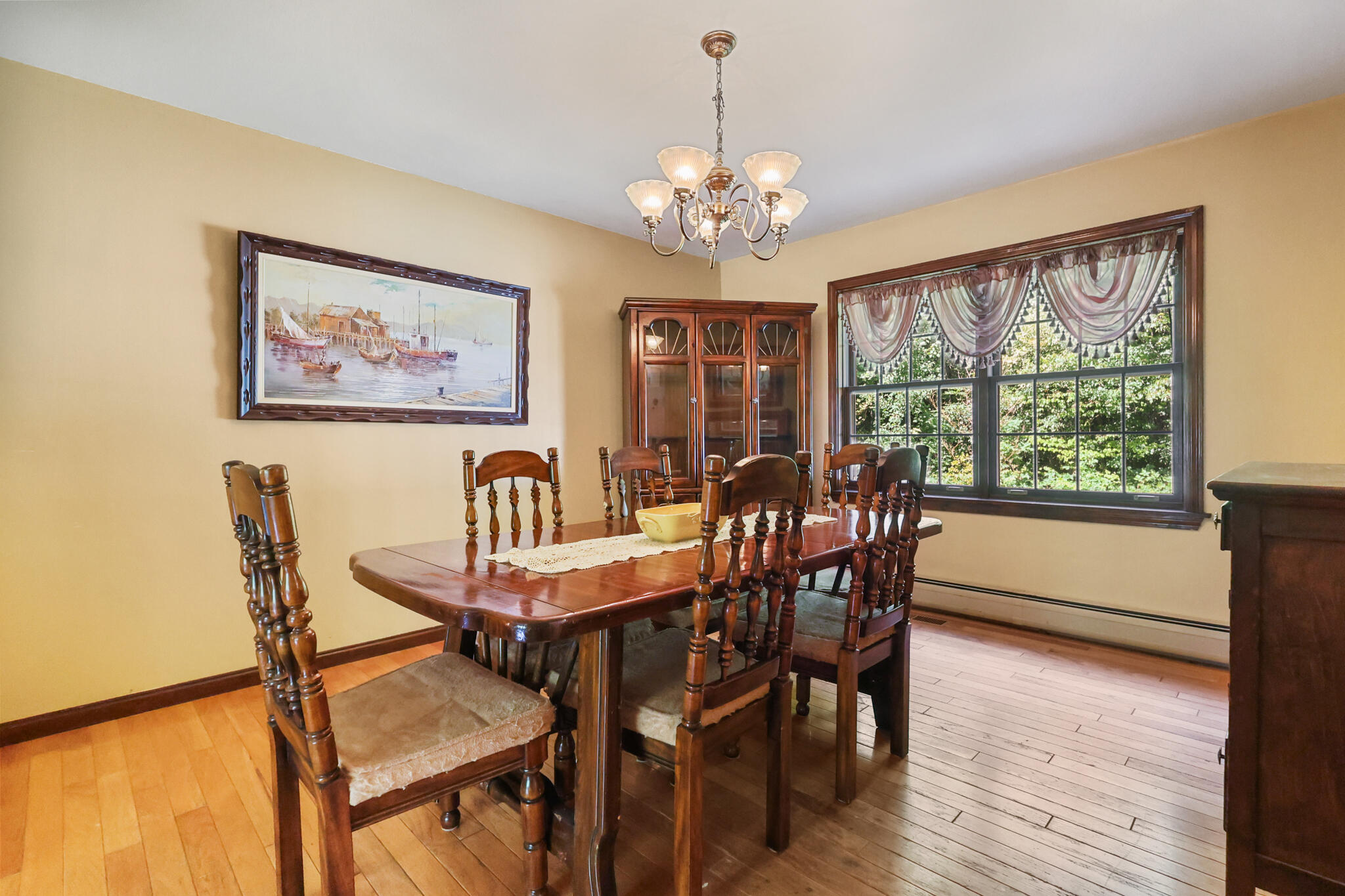 352 Madawaska Avenue Property Photo 13