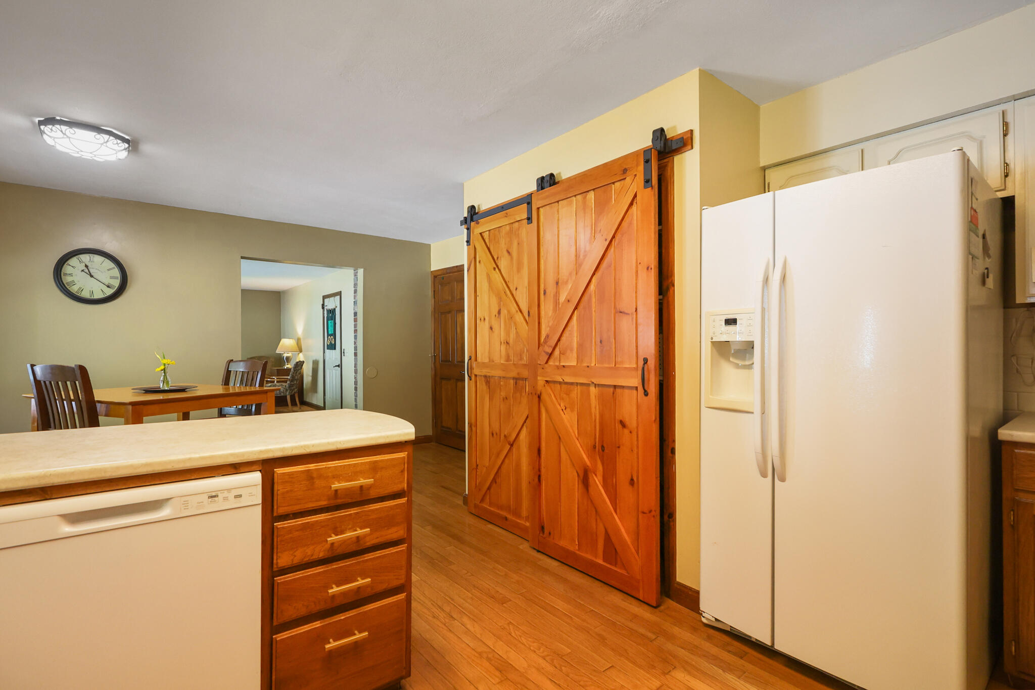 352 Madawaska Avenue Property Photo 15