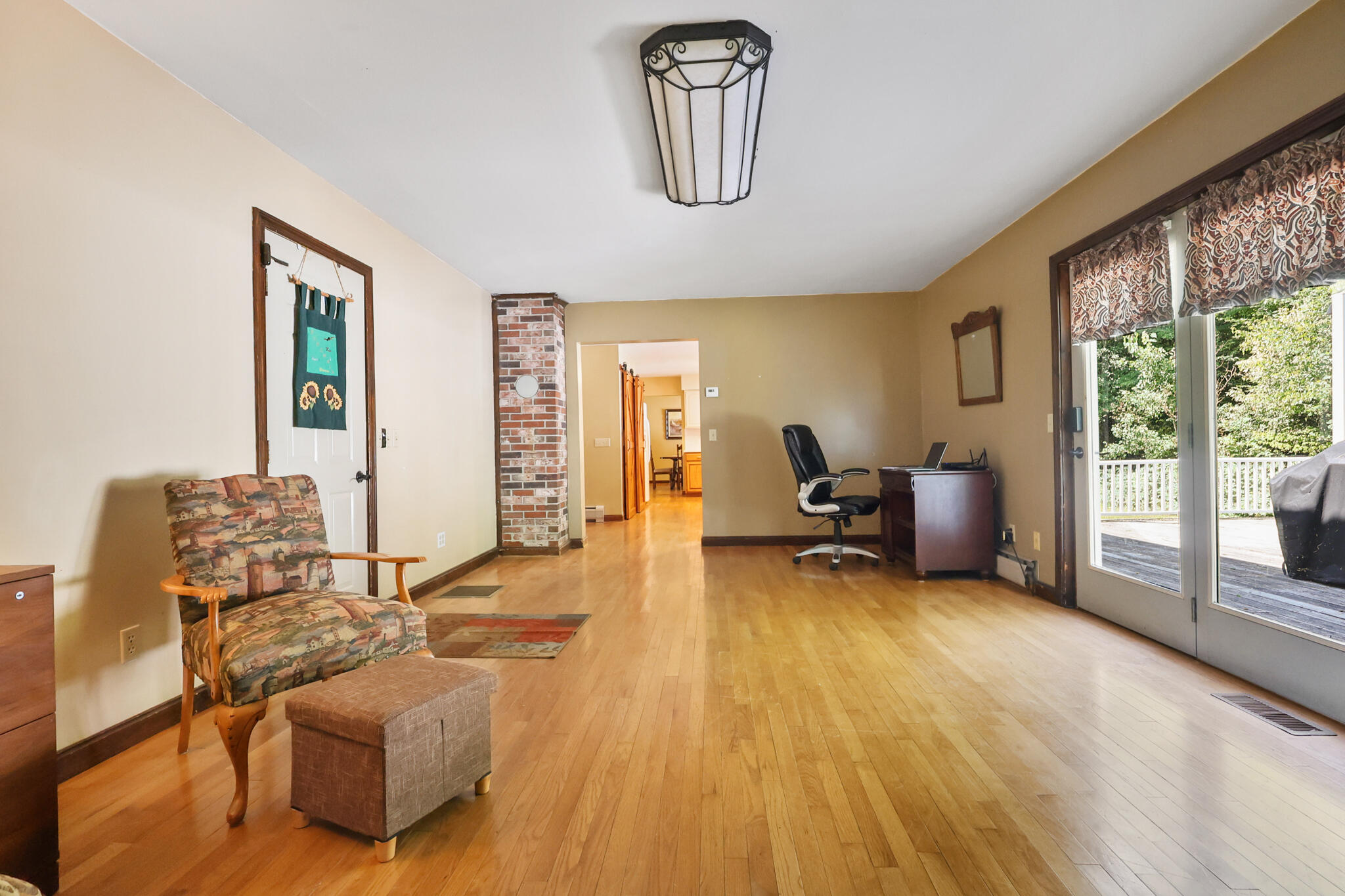 352 Madawaska Avenue Property Photo 19