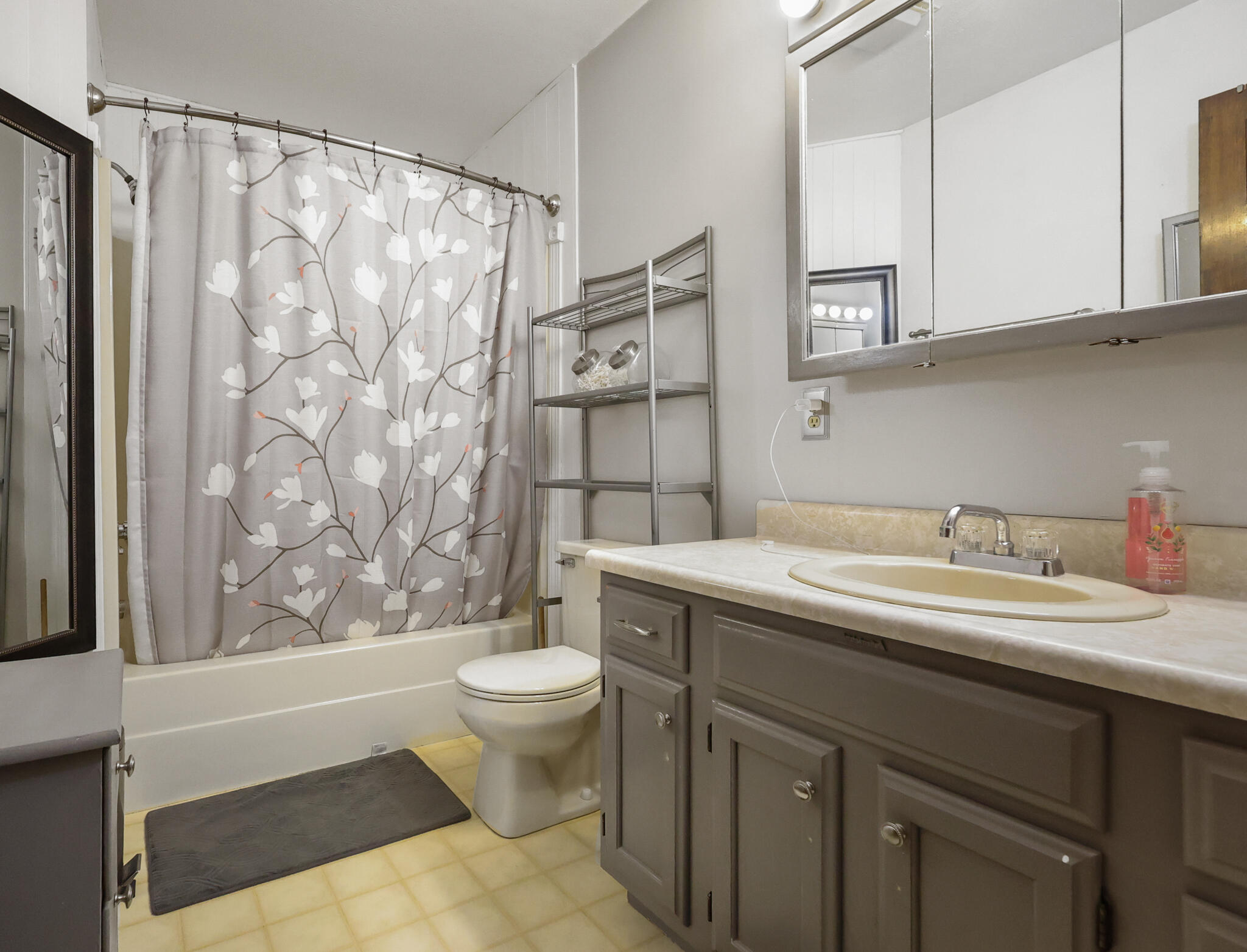 352 Madawaska Avenue Property Photo 24