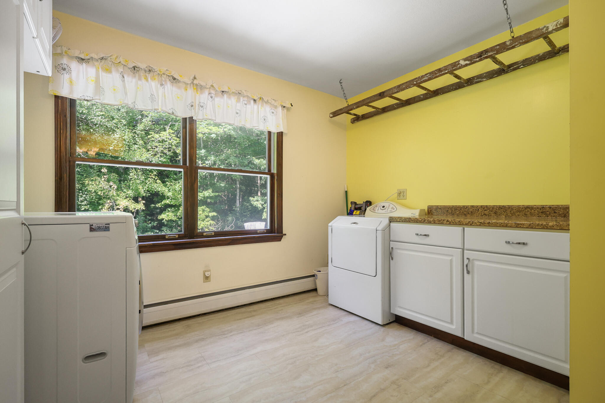 352 Madawaska Avenue Property Photo 28