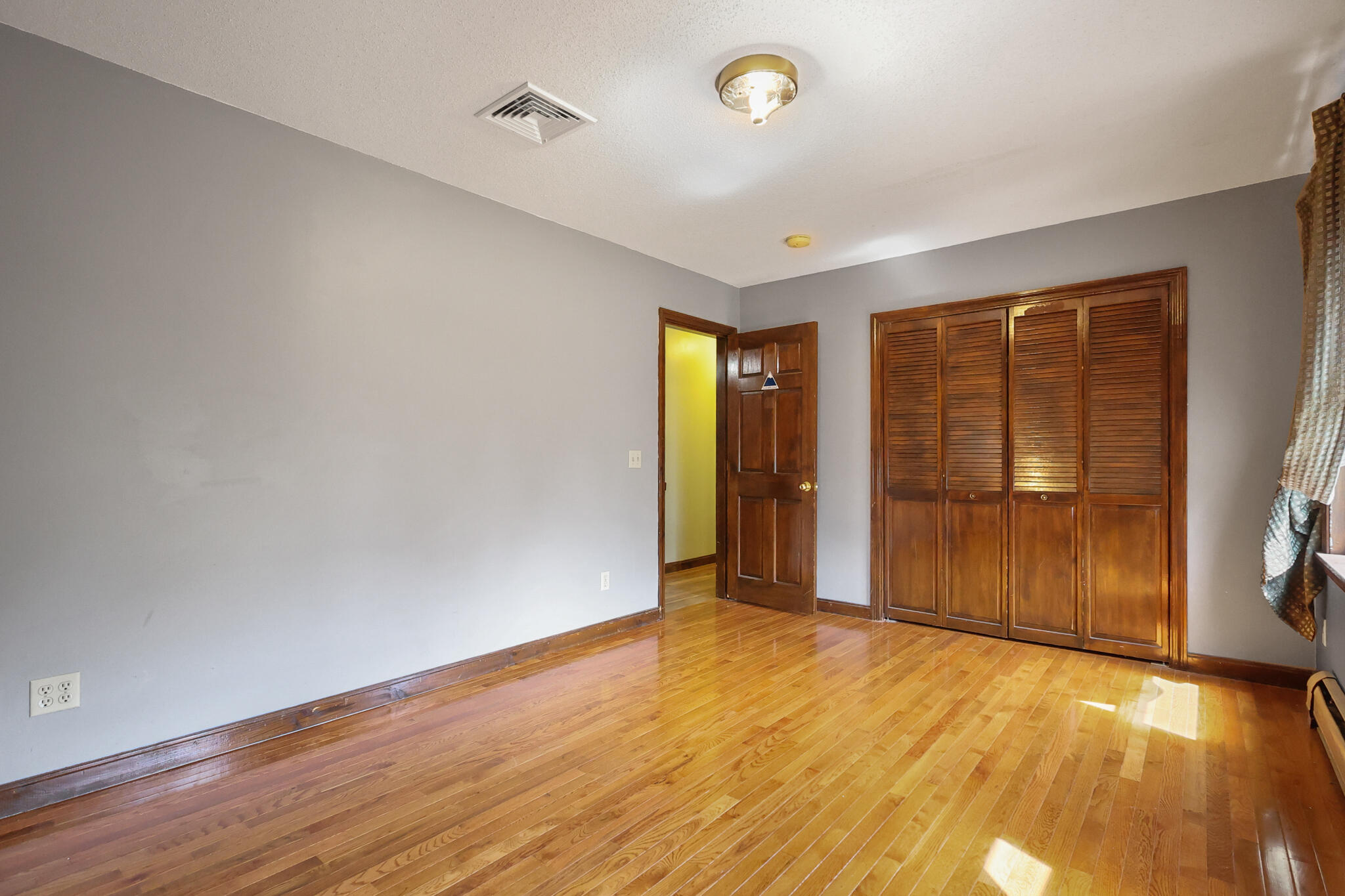 352 Madawaska Avenue Property Photo 29
