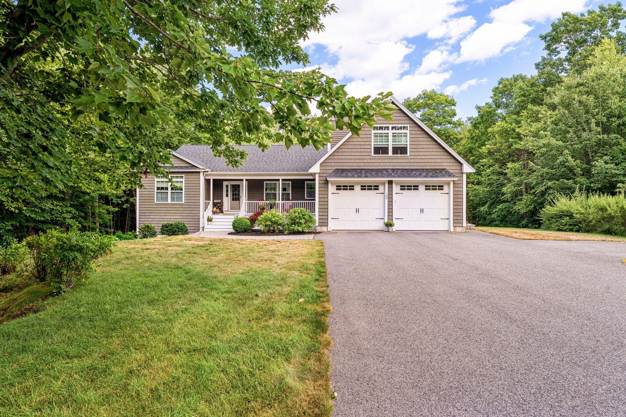 100 Higgins Drive Property Photo 1