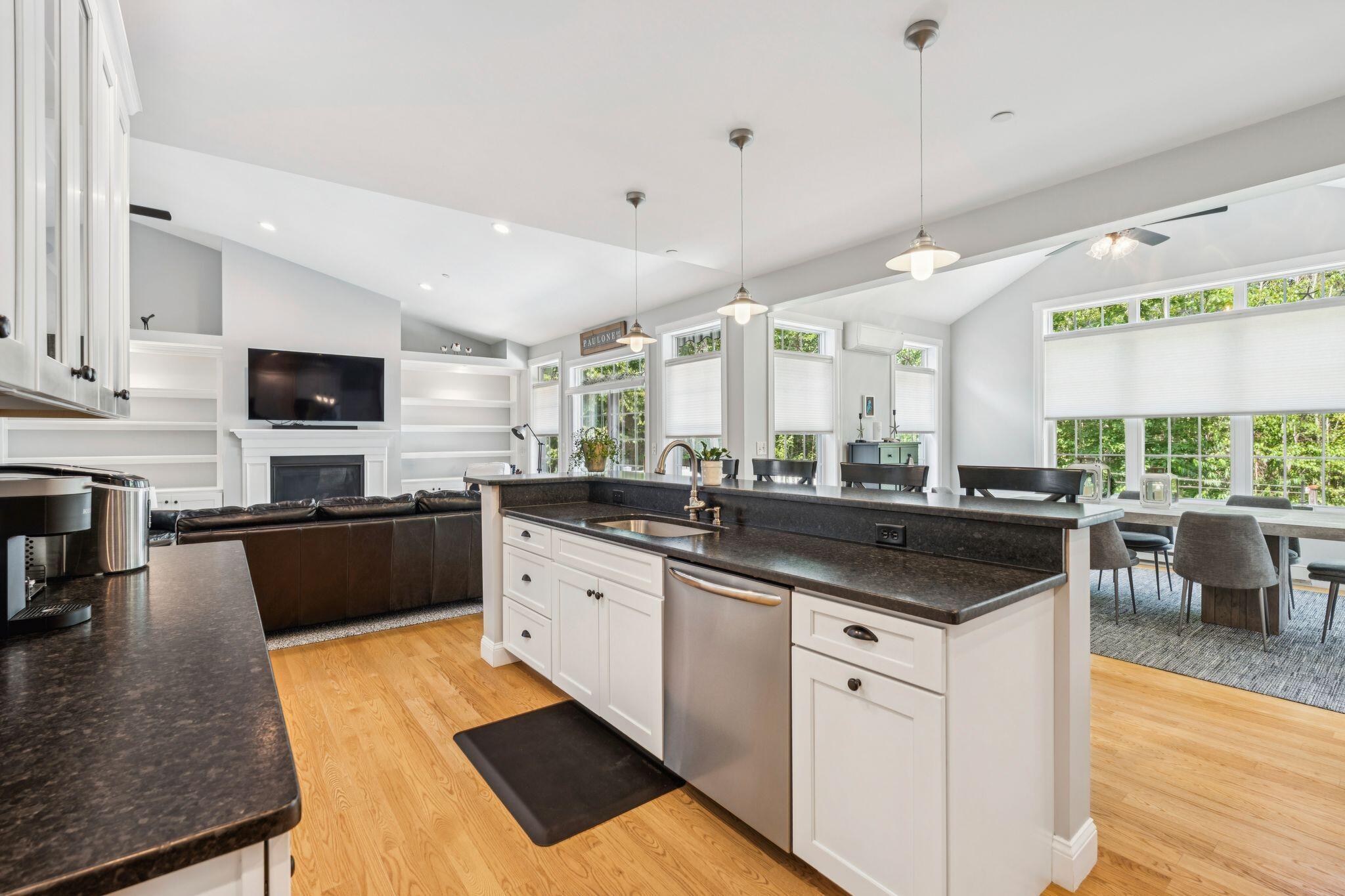 100 Higgins Drive Property Photo 11