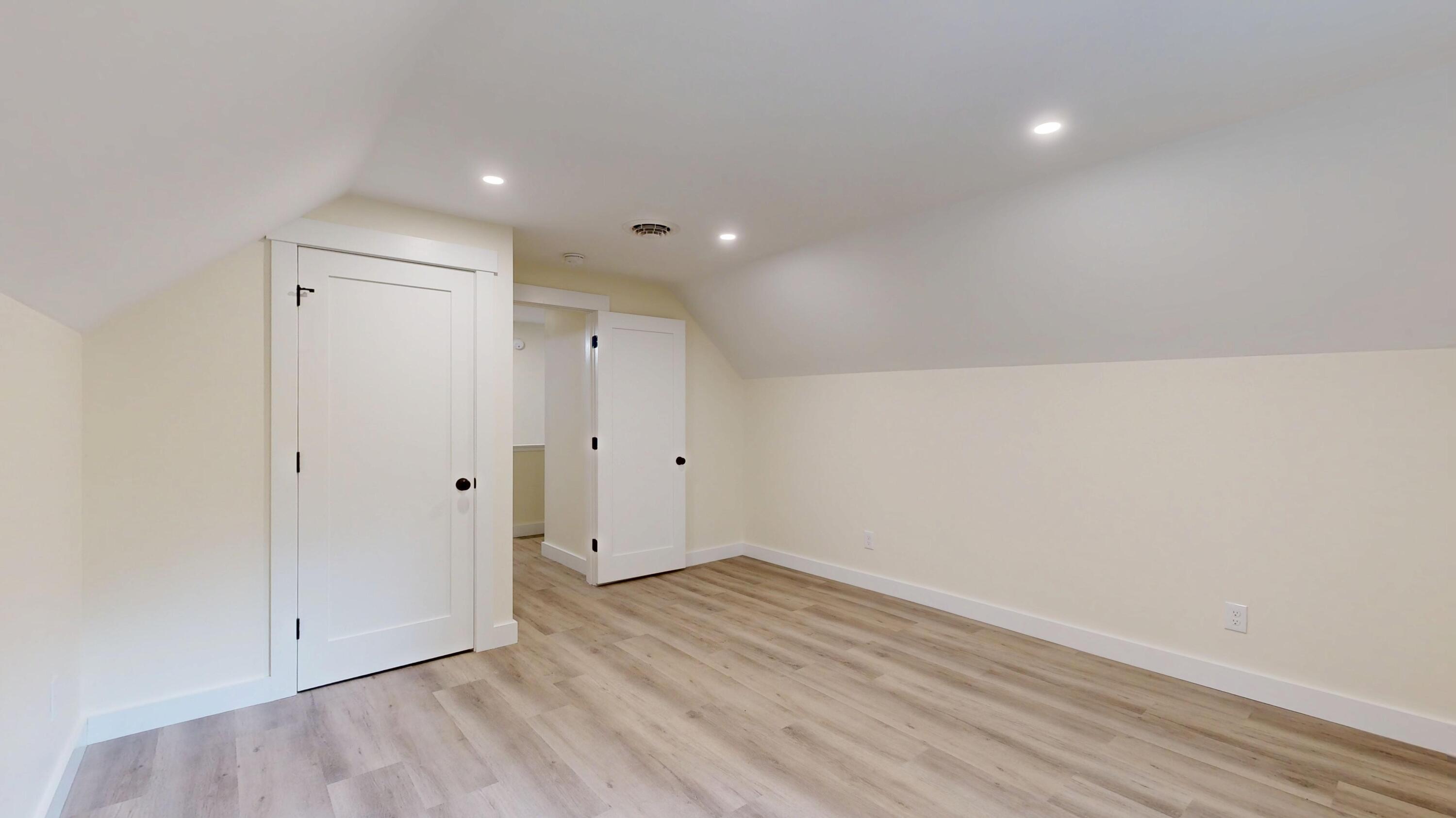 16 Snow Street Property Photo 45