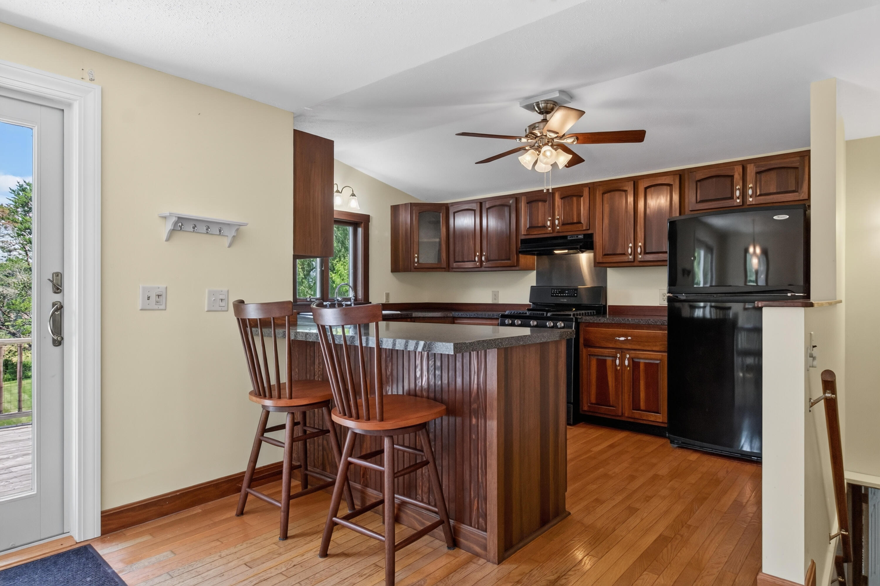 33 Sunset Street Property Photo 6