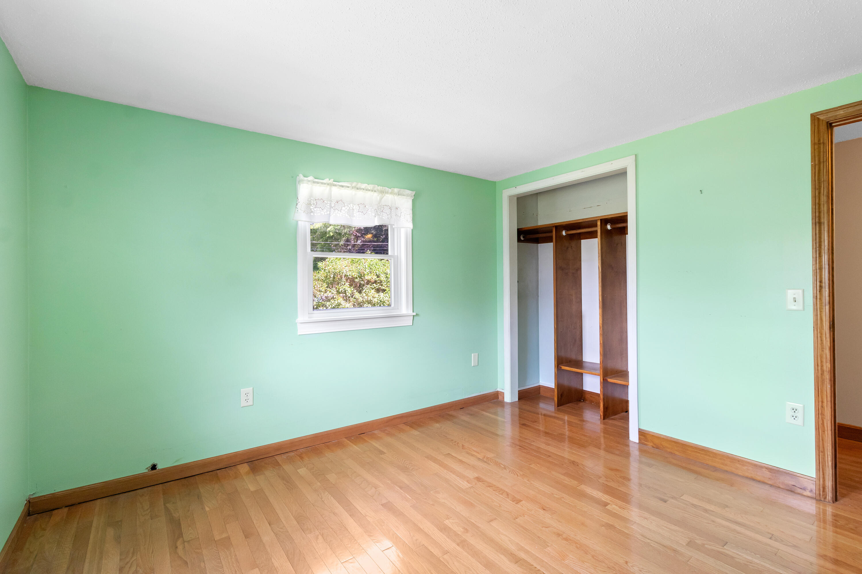 33 Sunset Street Property Photo 27