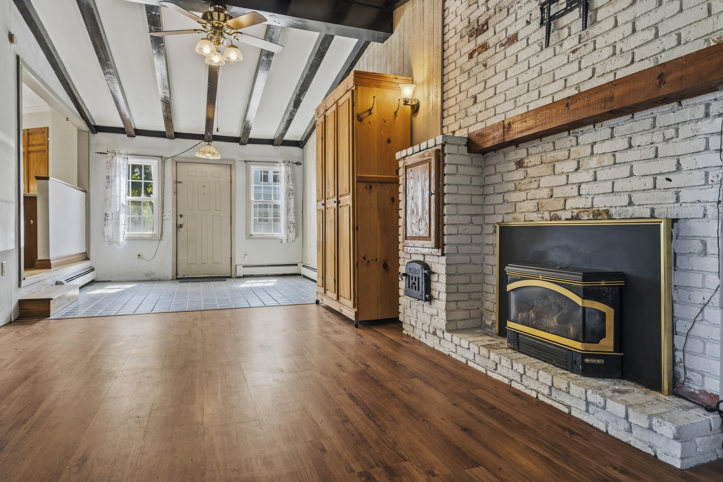 5 Pine Street Property Photo 8