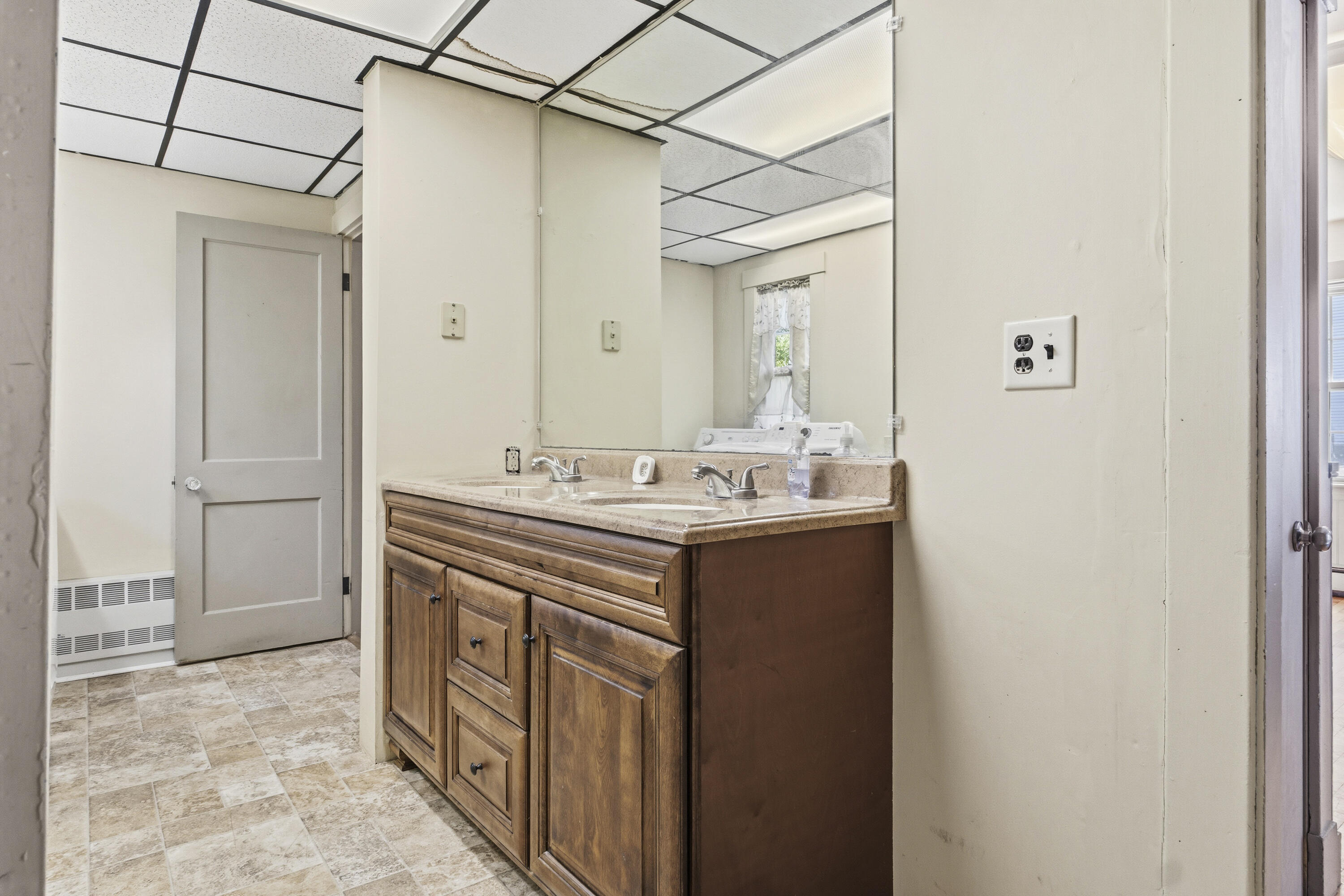 5 Pine Street Property Photo 17