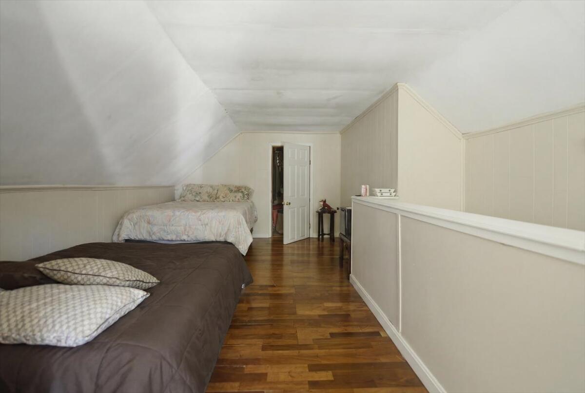 16 Hartley Street Property Photo 49