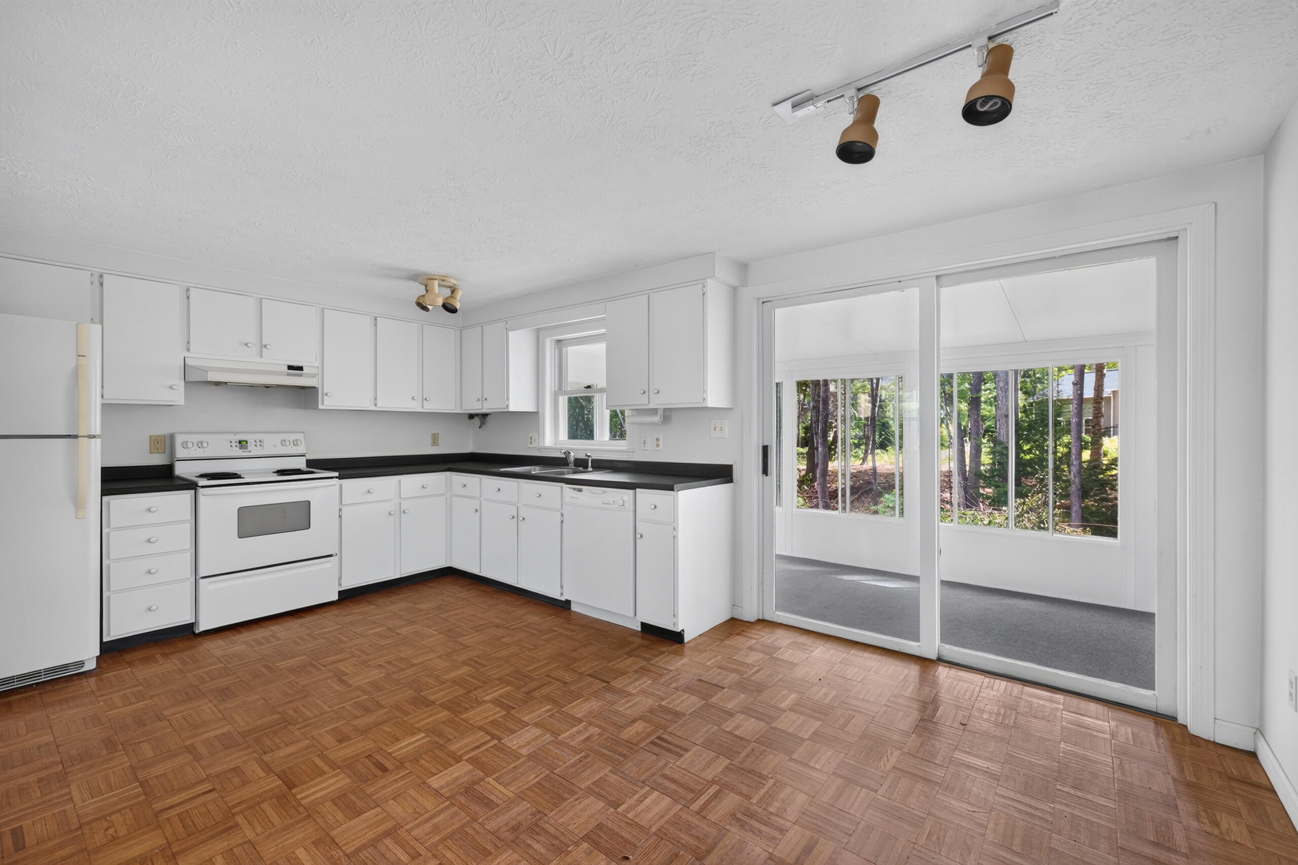 60 Brown Street 8 Property Photo 12