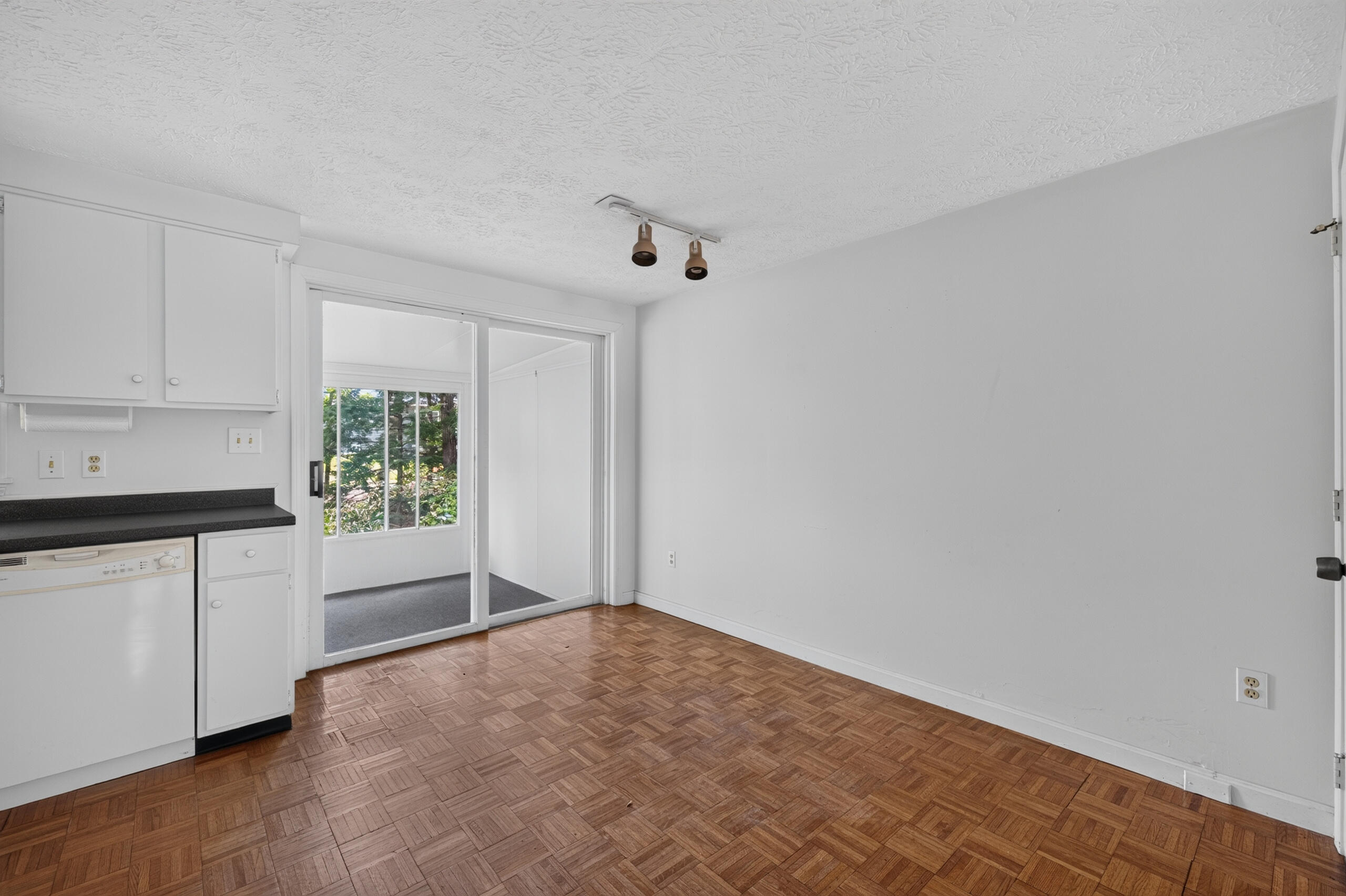 60 Brown Street 8 Property Photo 13