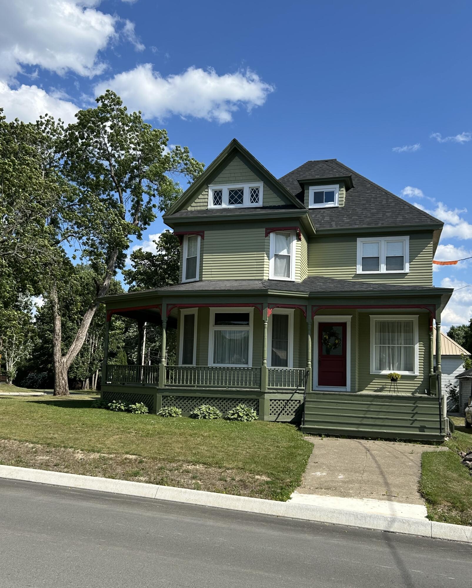 51 Broadway Street Property Photo 3