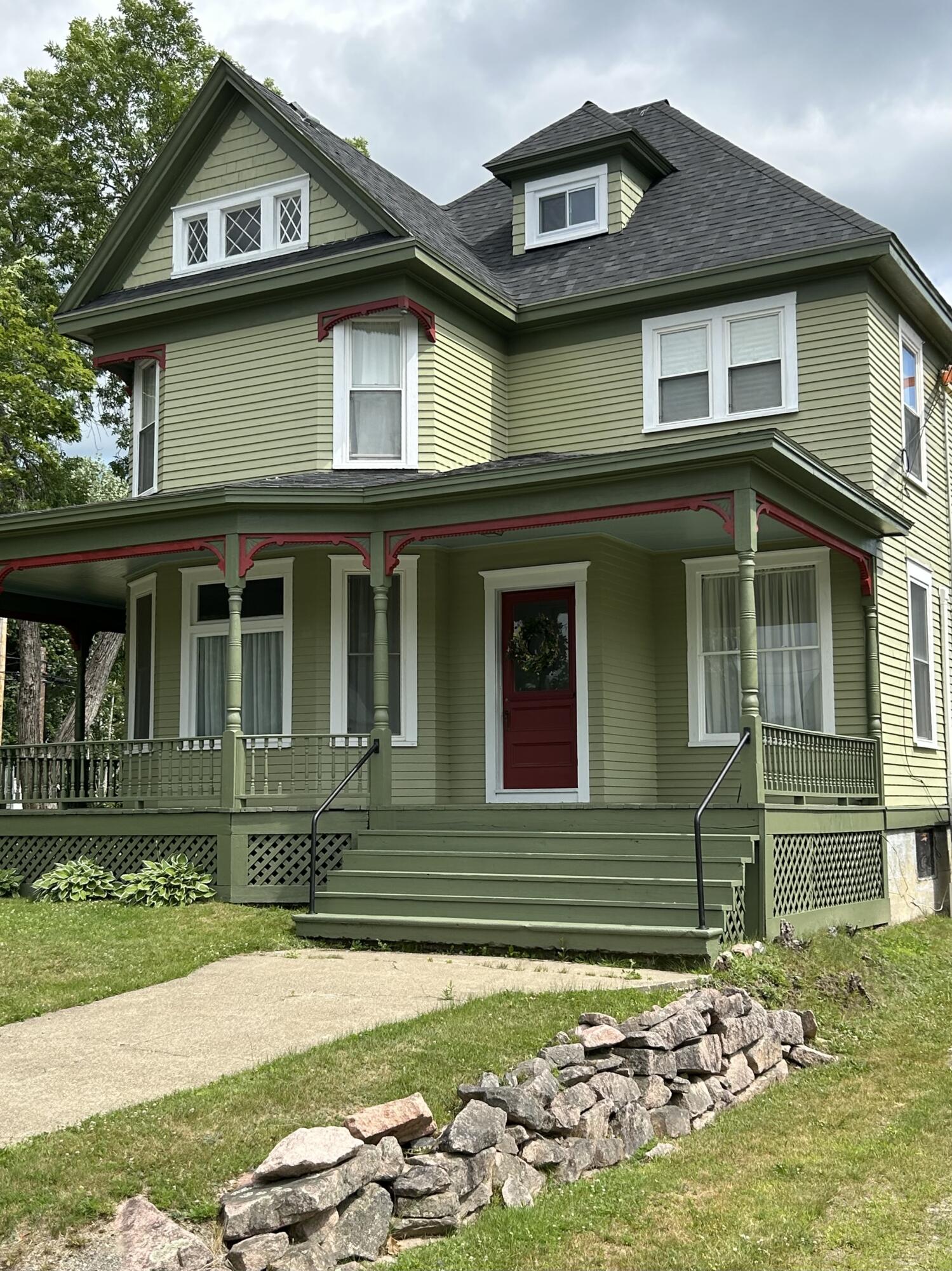 51 Broadway Street Property Photo 4