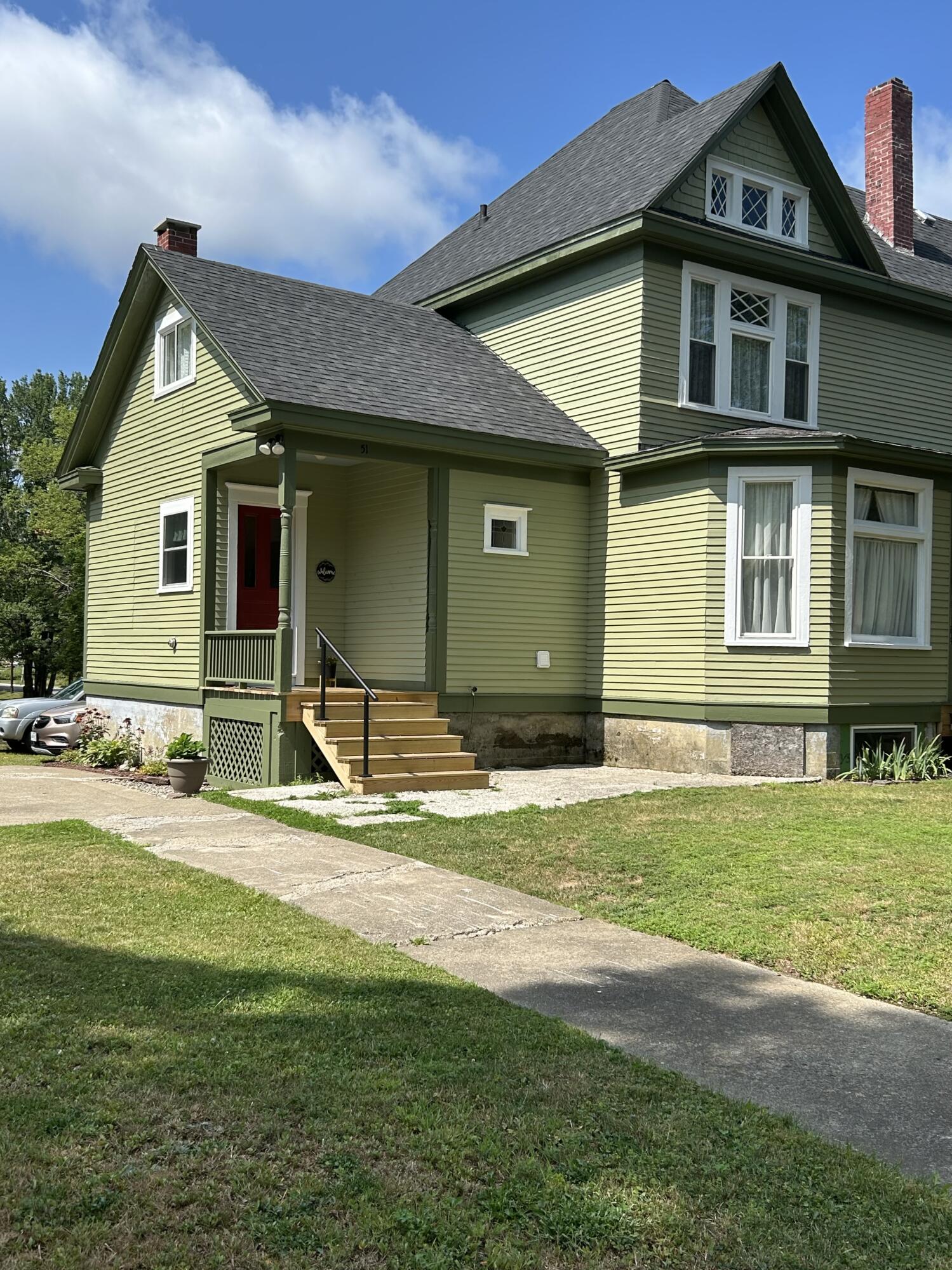 51 Broadway Street Property Photo 6