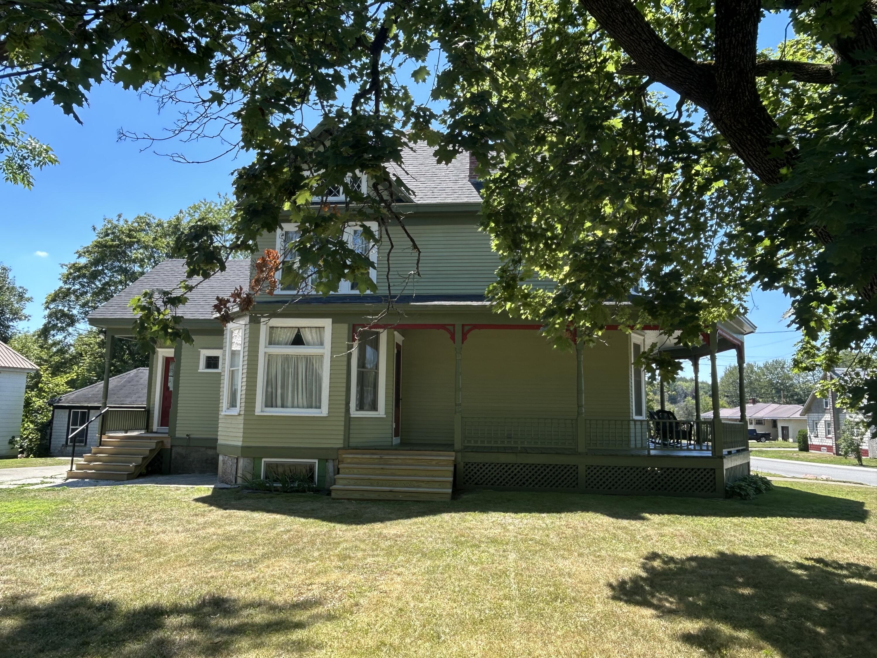 51 Broadway Street Property Photo 8