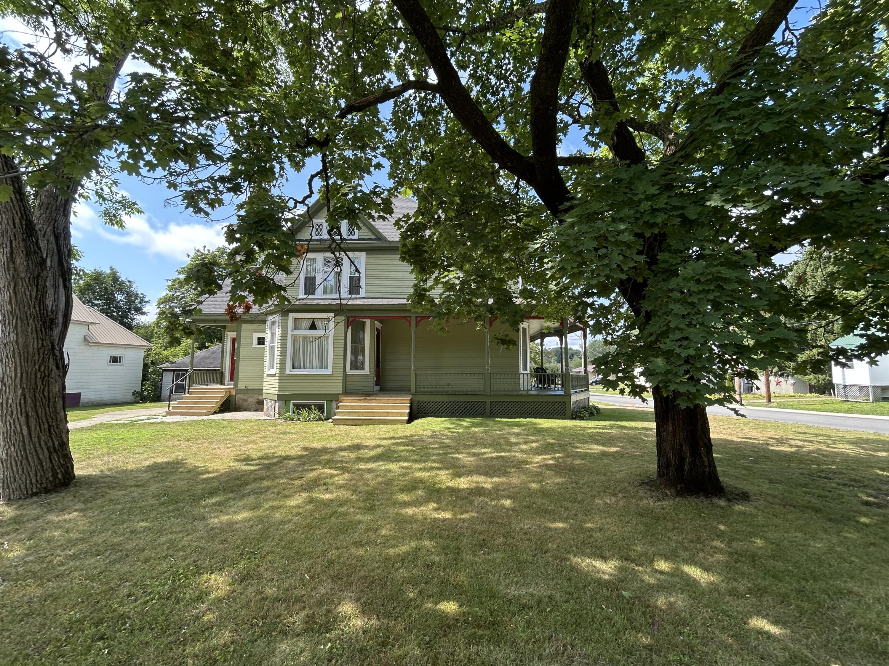 51 Broadway Street Property Photo 9