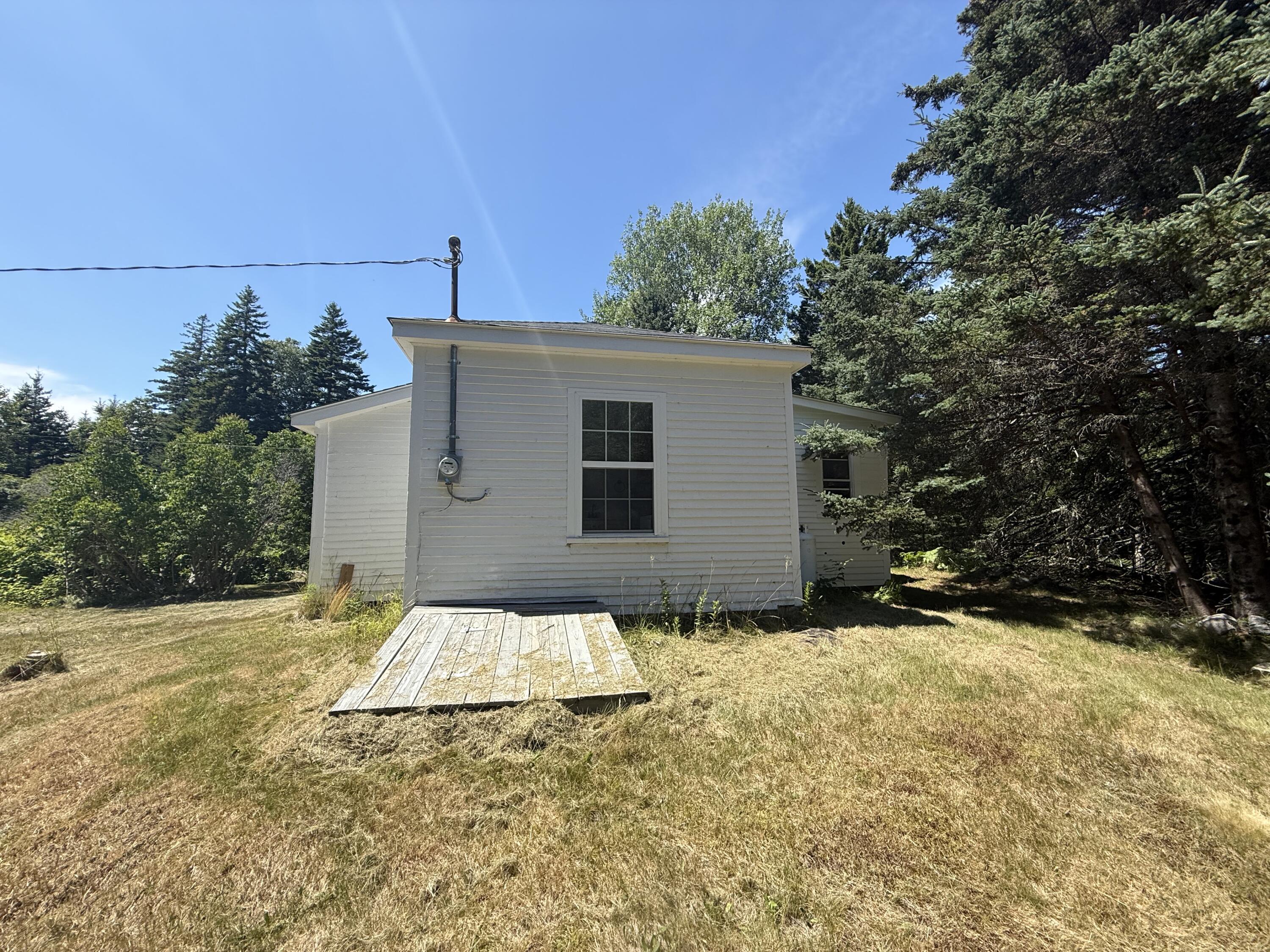 1013 Hummingbird Lane Property Photo 14