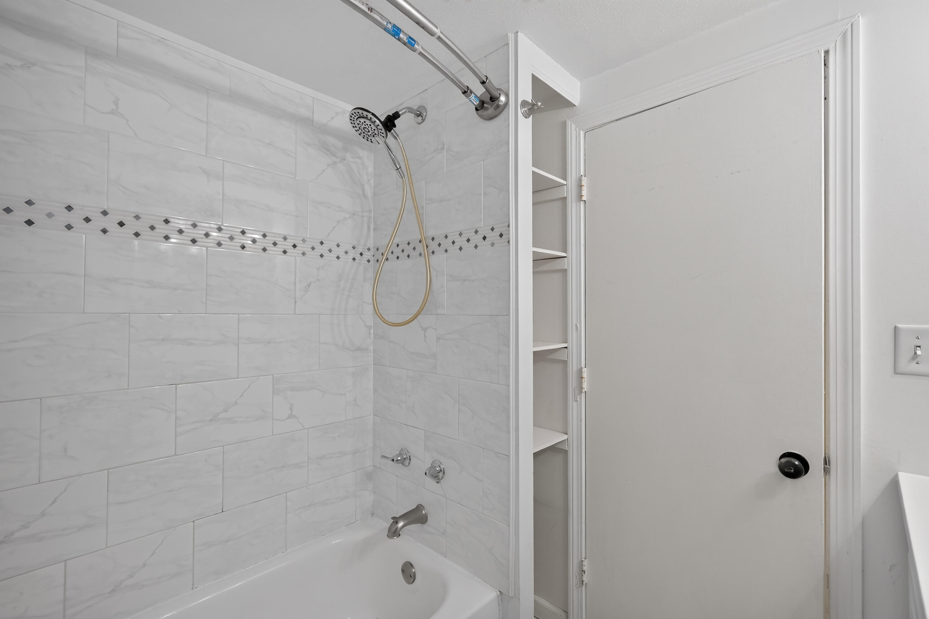 15 Cleveland Circle Property Photo 19