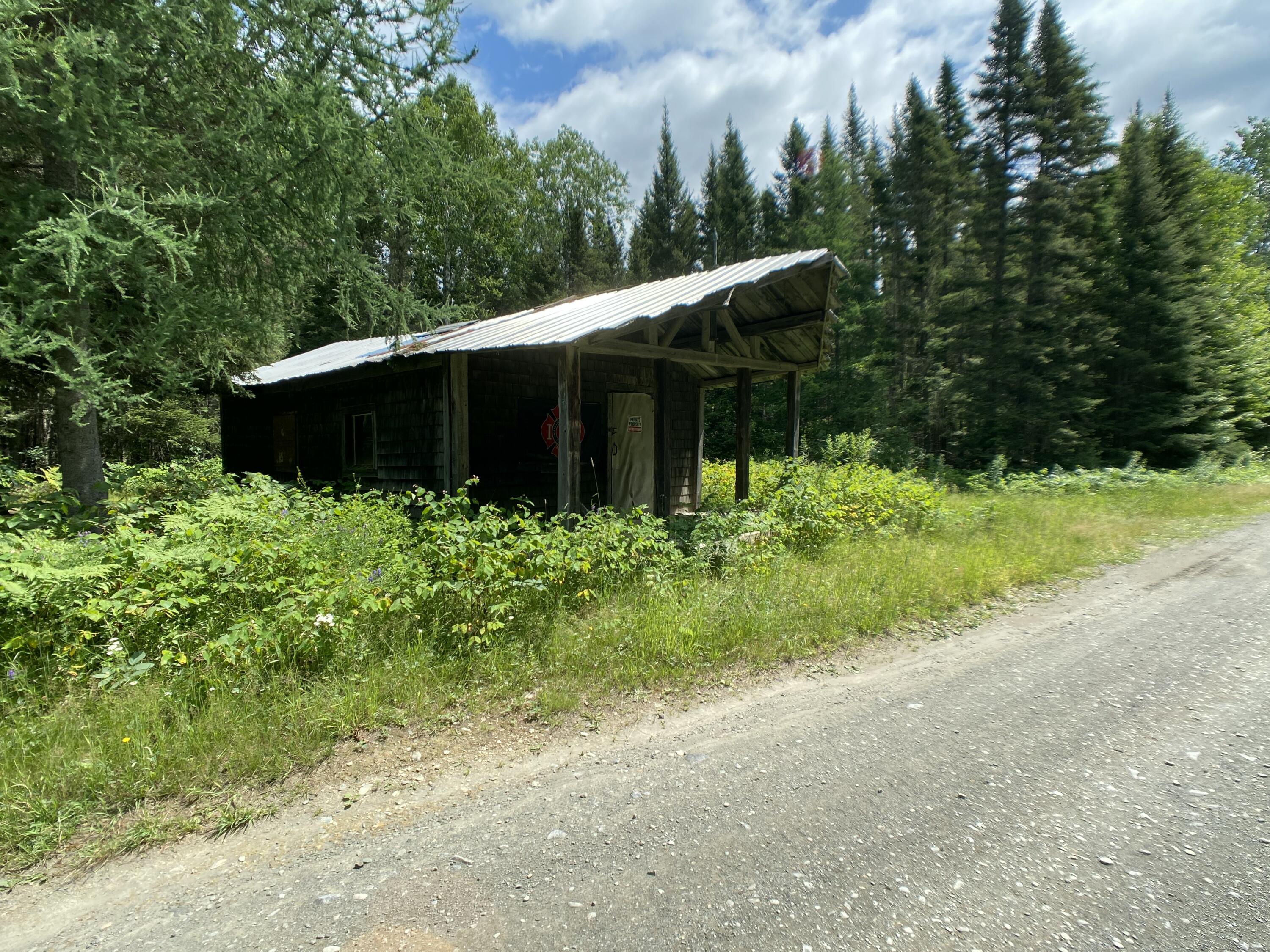 M7l4 Pleine Road Property Photo 9