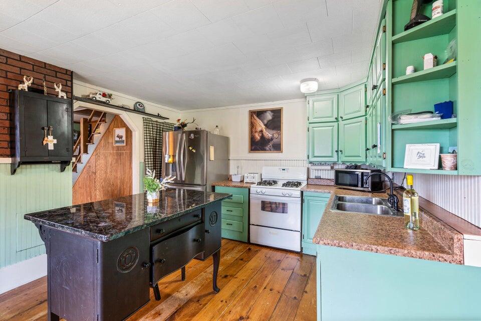 7 Wells Street Property Photo 5