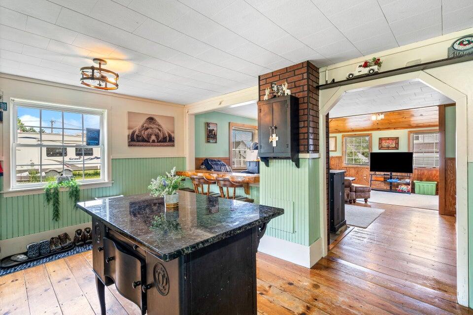 7 Wells Street Property Photo 6