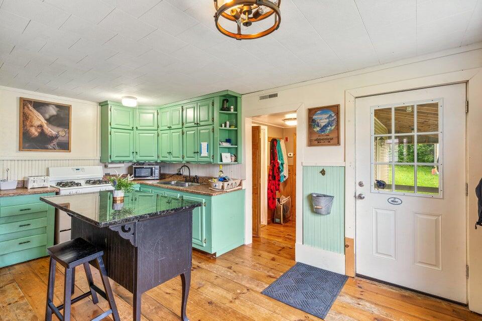 7 Wells Street Property Photo 9