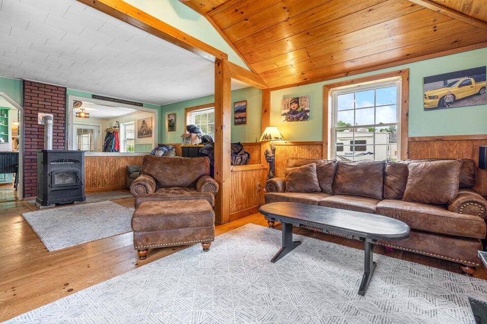 7 Wells Street Property Photo 15
