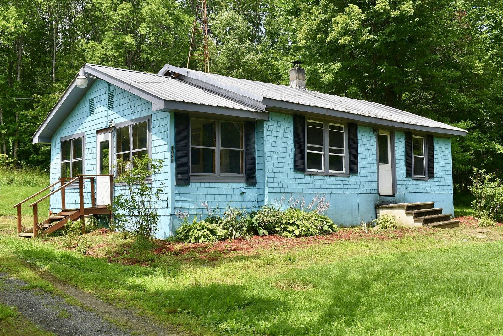 1088 Fairbanks Road Property Photo 2