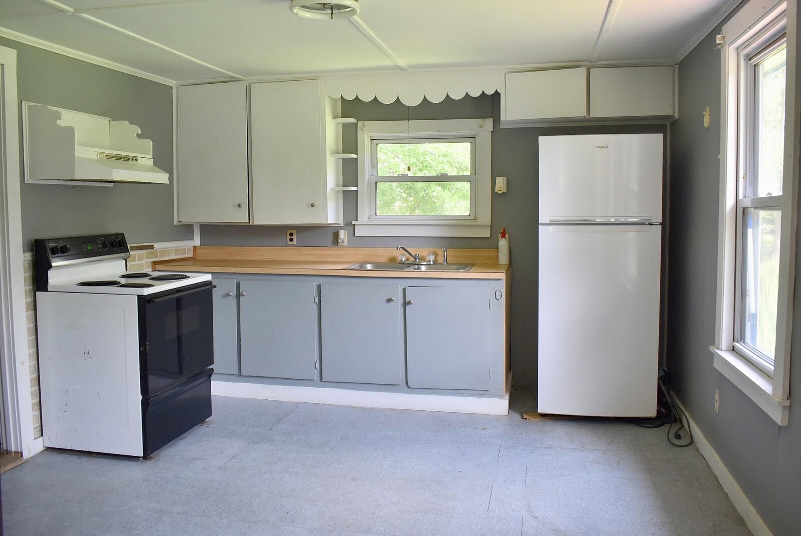 1088 Fairbanks Road Property Photo 3