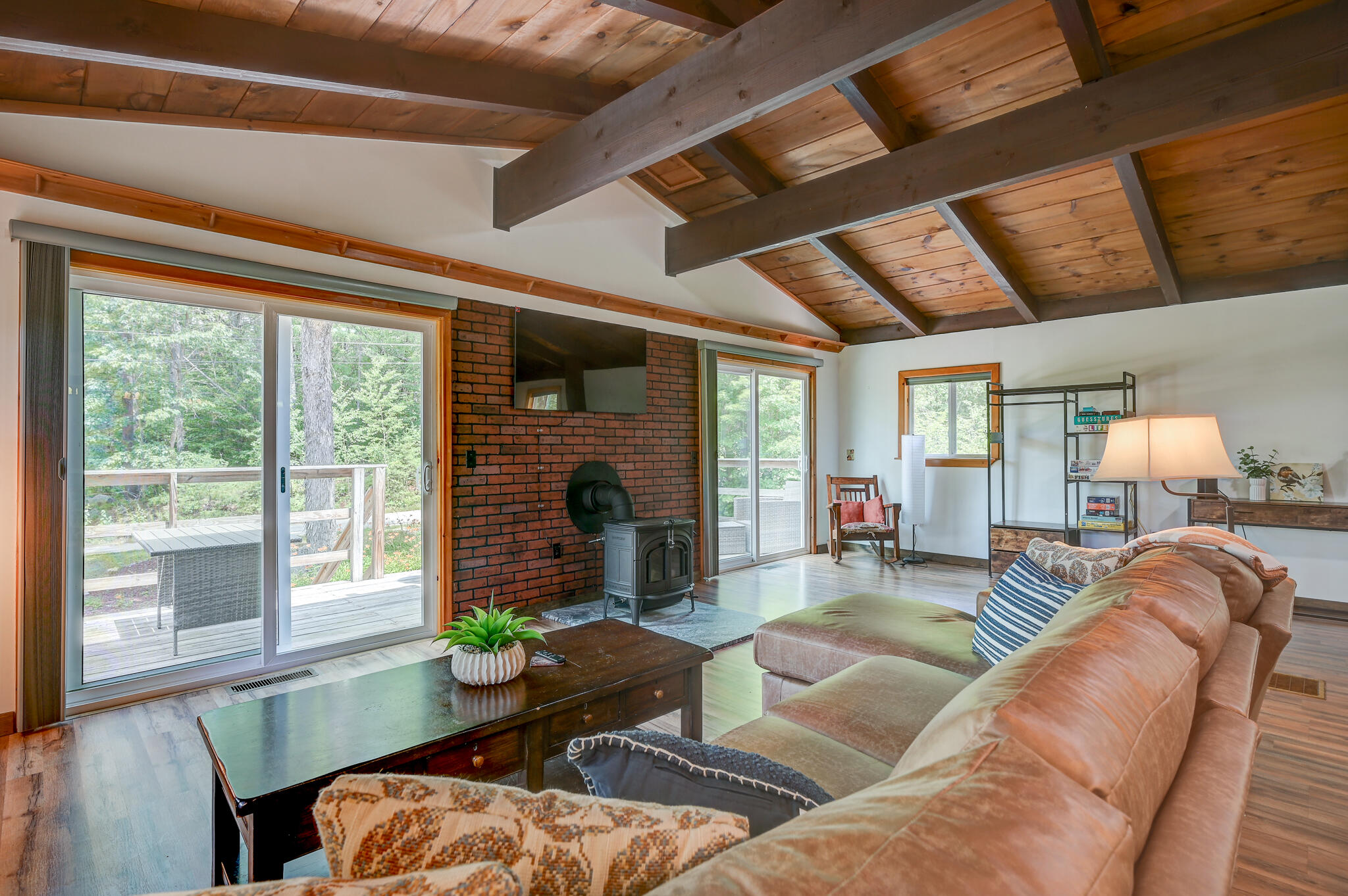 11 Keene Lane Property Photo 7
