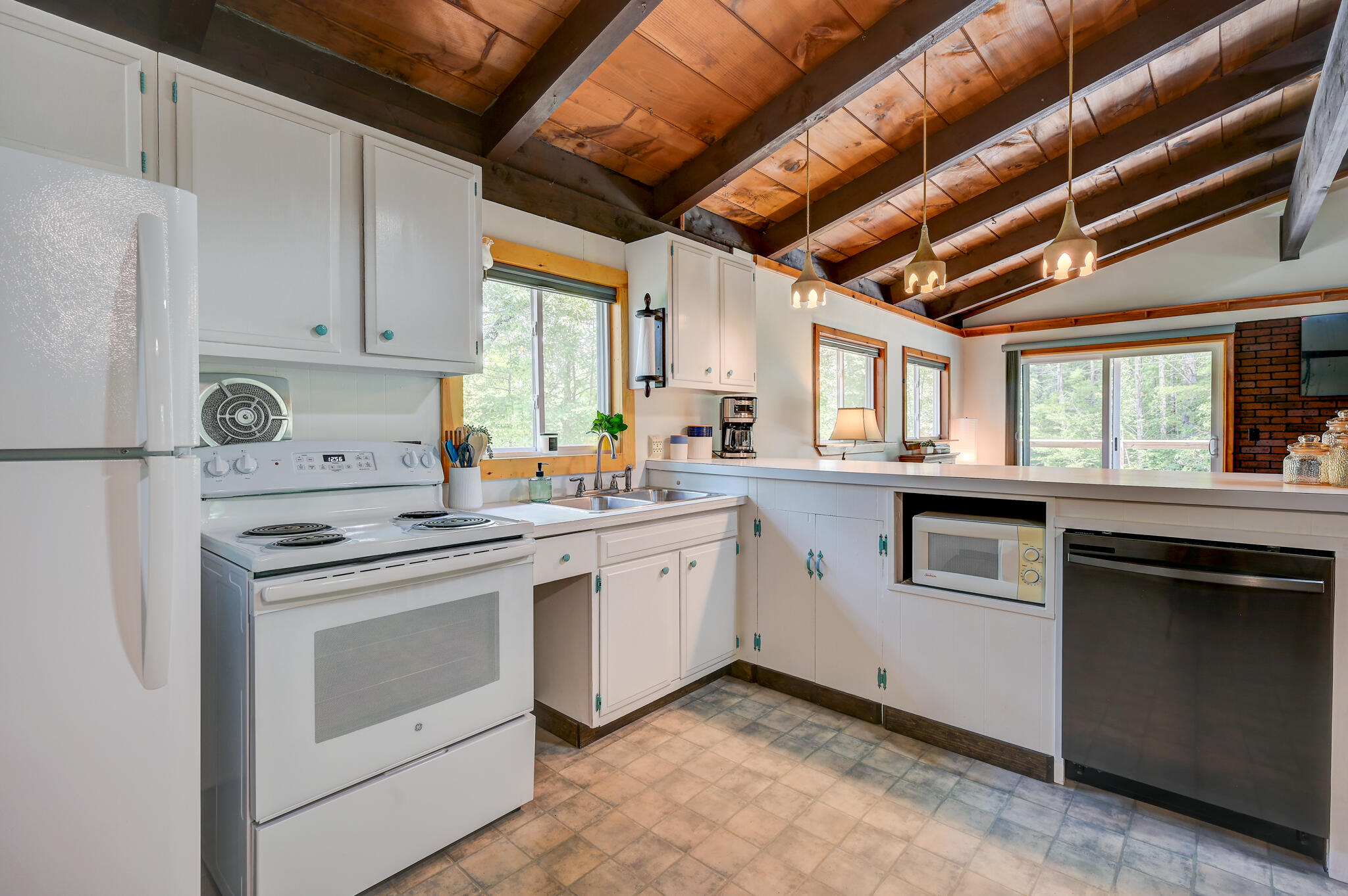 11 Keene Lane Property Photo 11