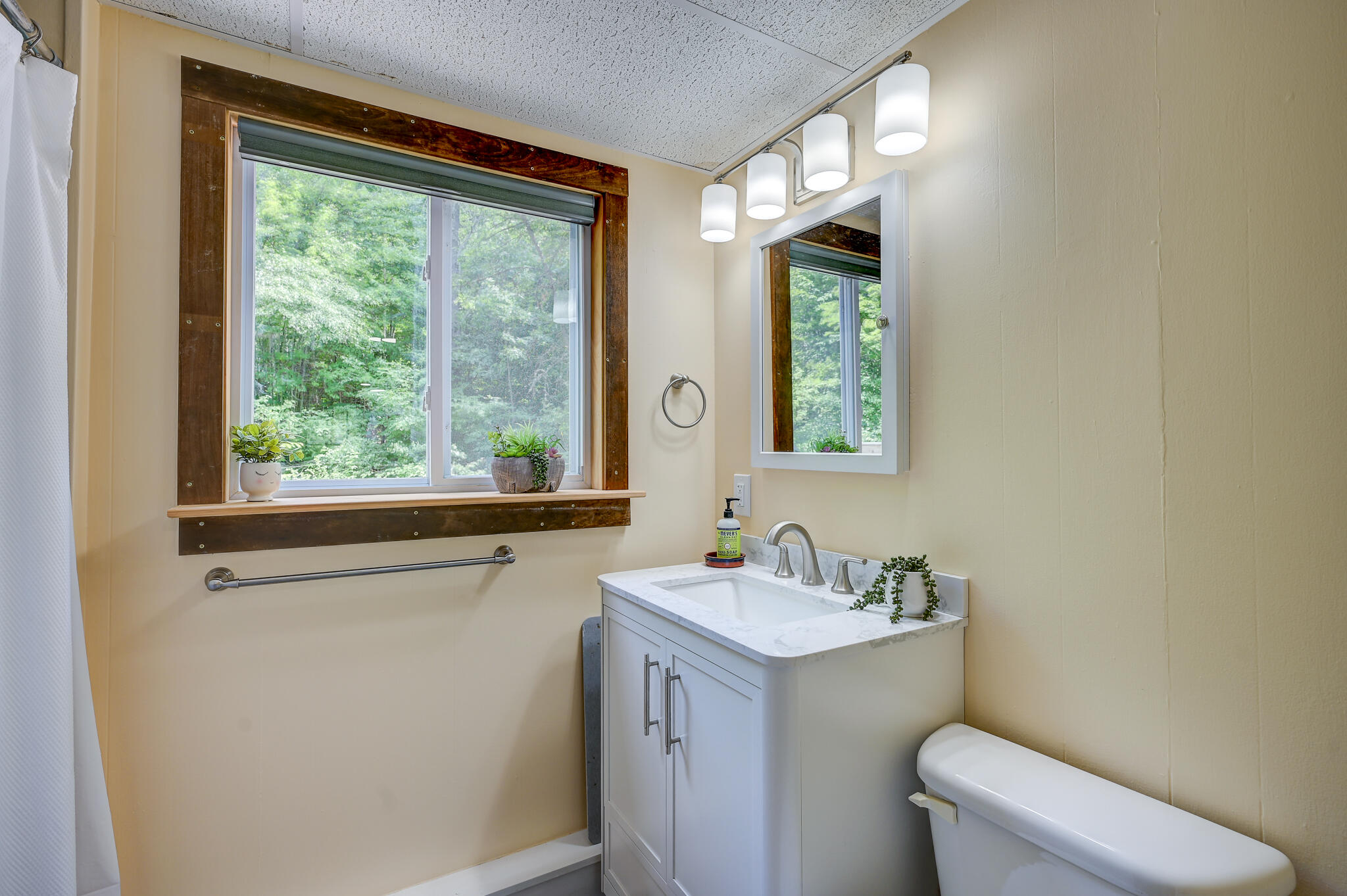 11 Keene Lane Property Photo 24