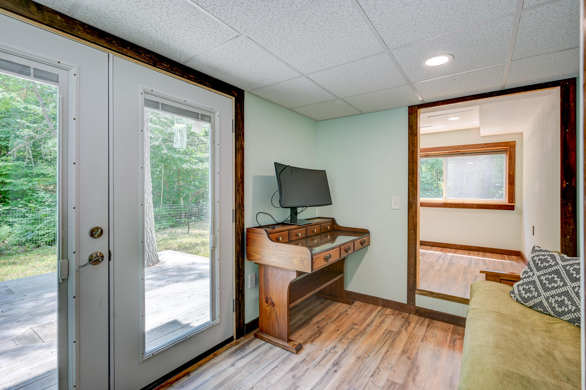 11 Keene Lane Property Photo 26