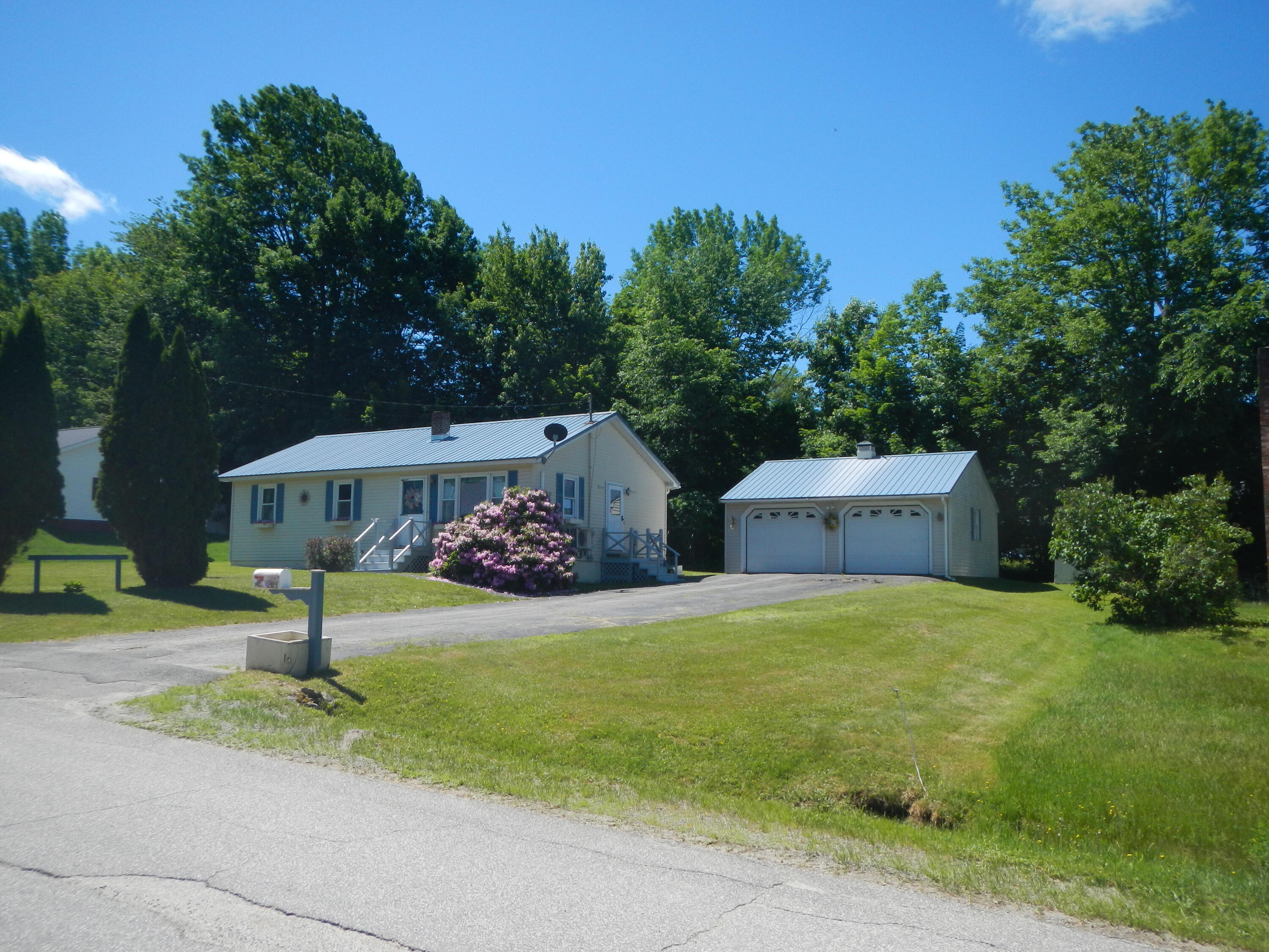 9 Tibbetts Drive Property Photo 1