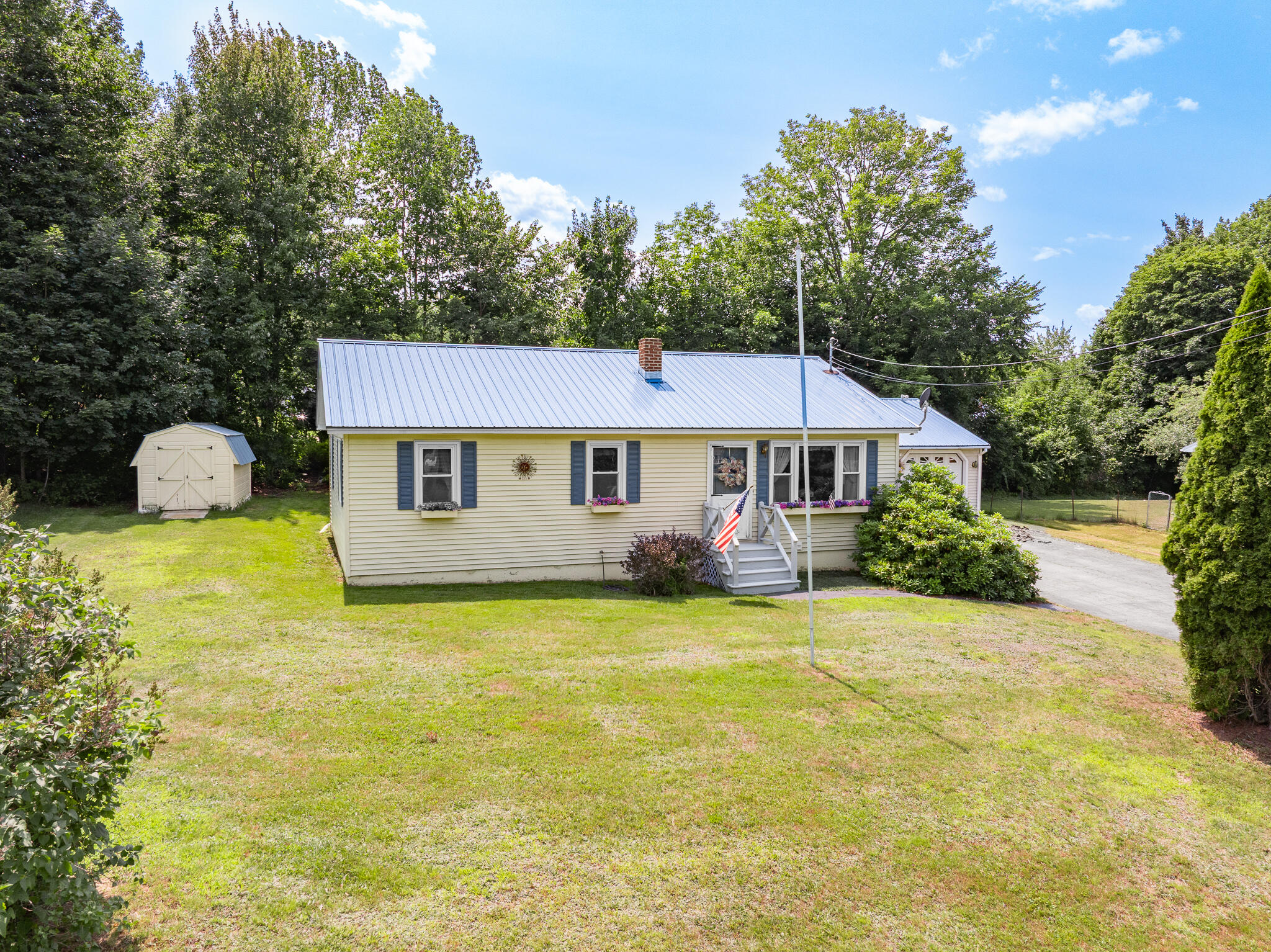 9 Tibbetts Drive Property Photo 2
