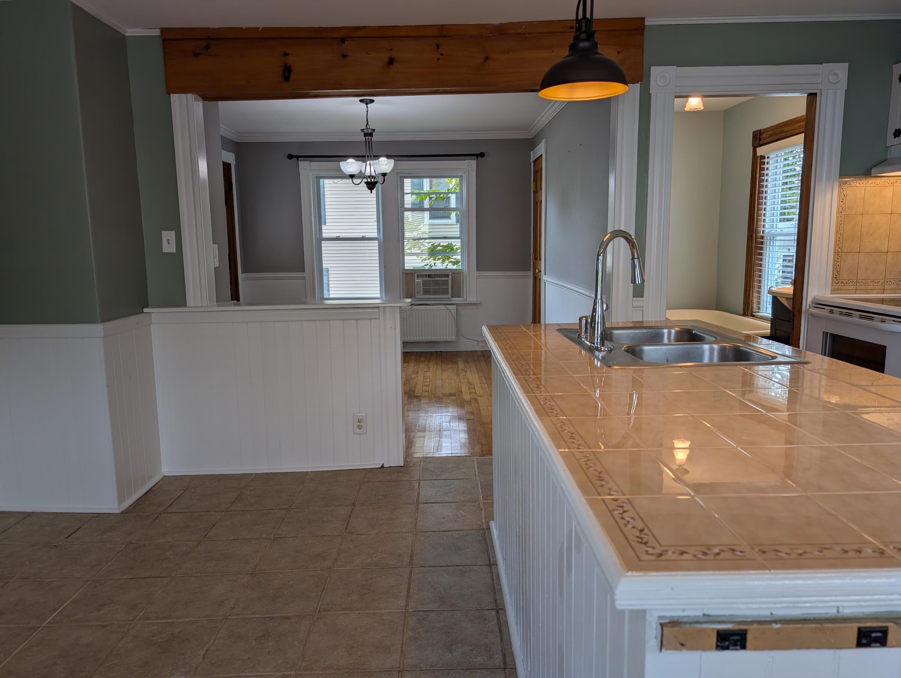 40 Oak Street Property Photo 8