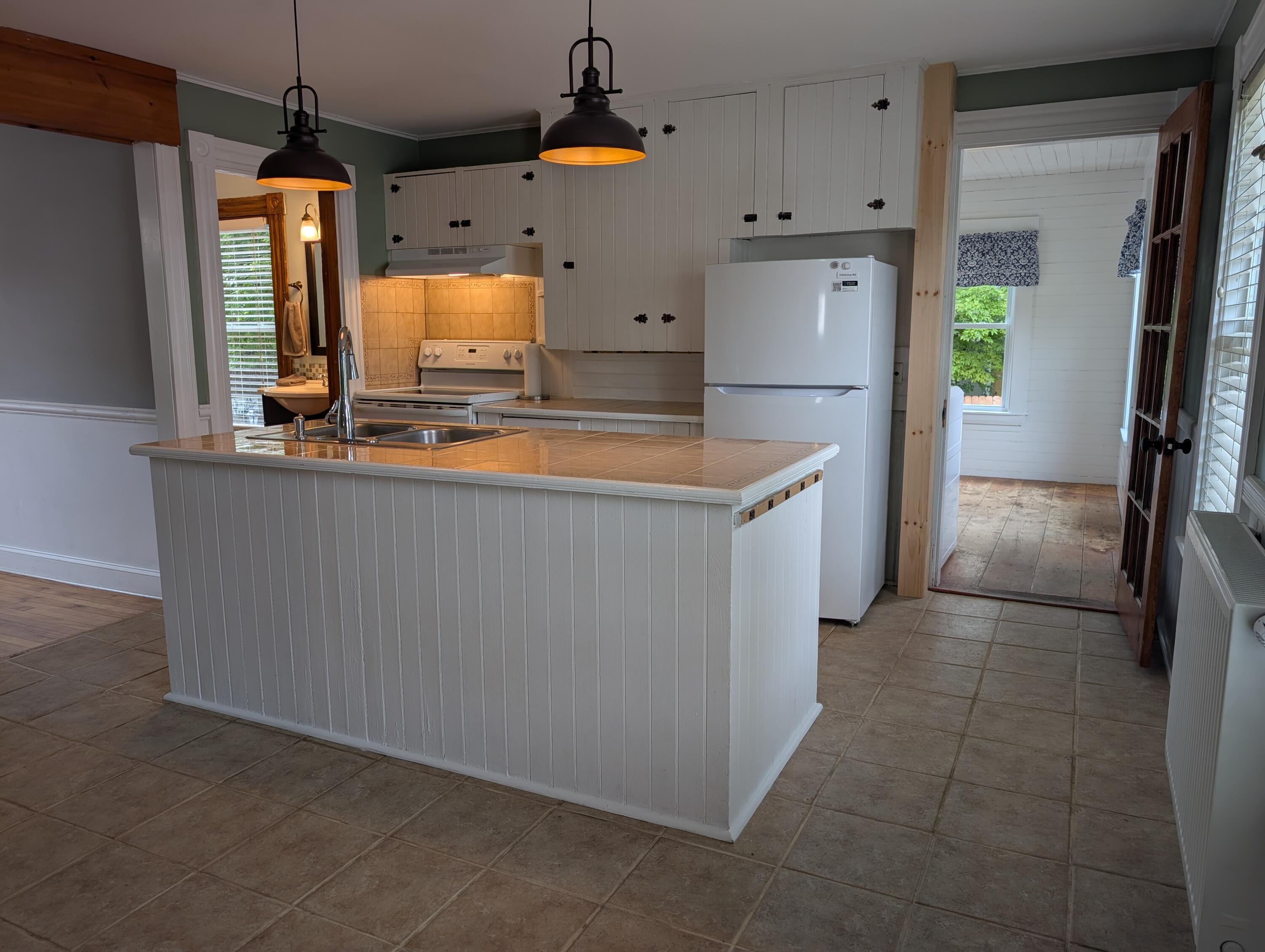 40 Oak Street Property Photo 9