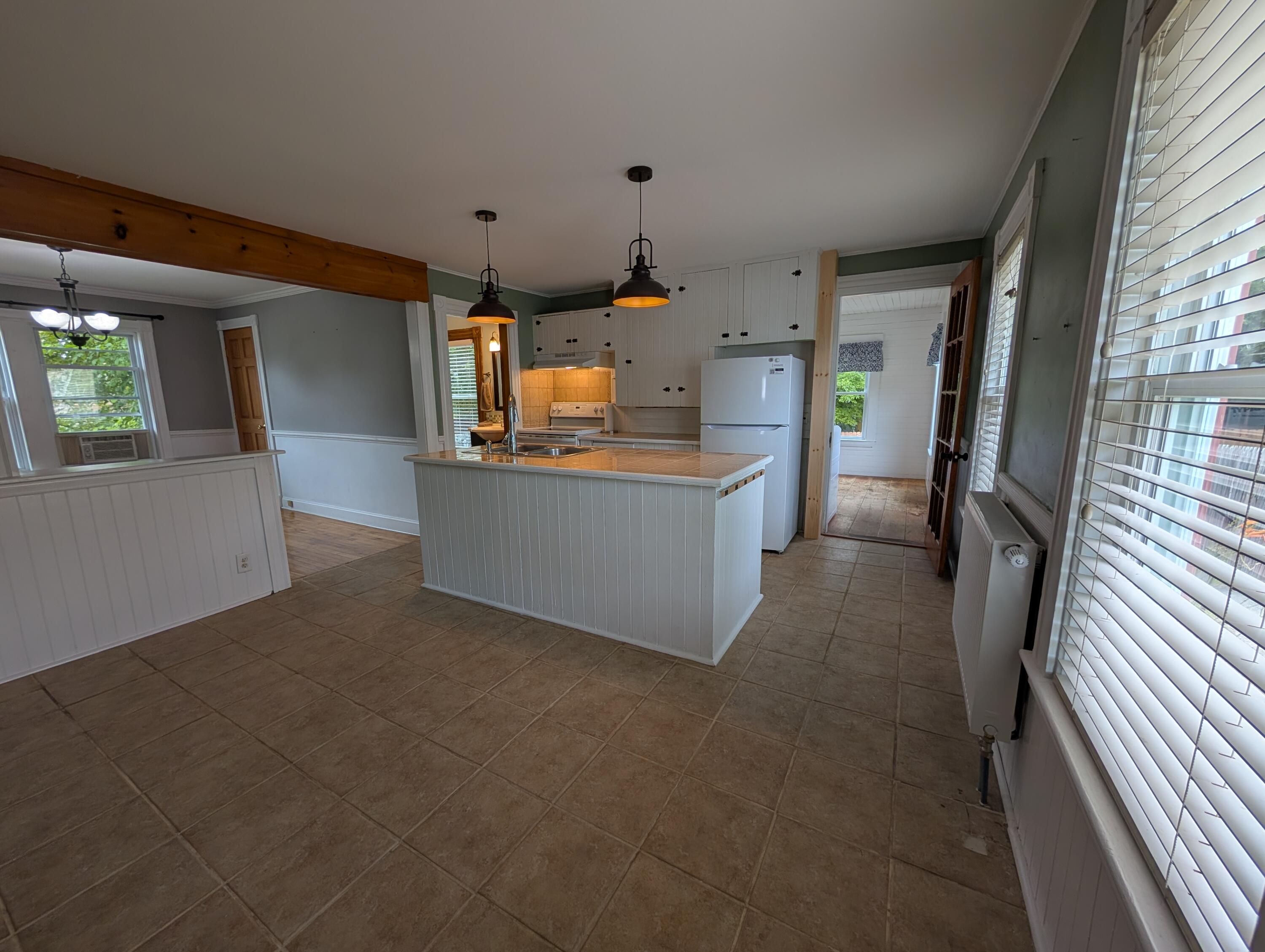 40 Oak Street Property Photo 11