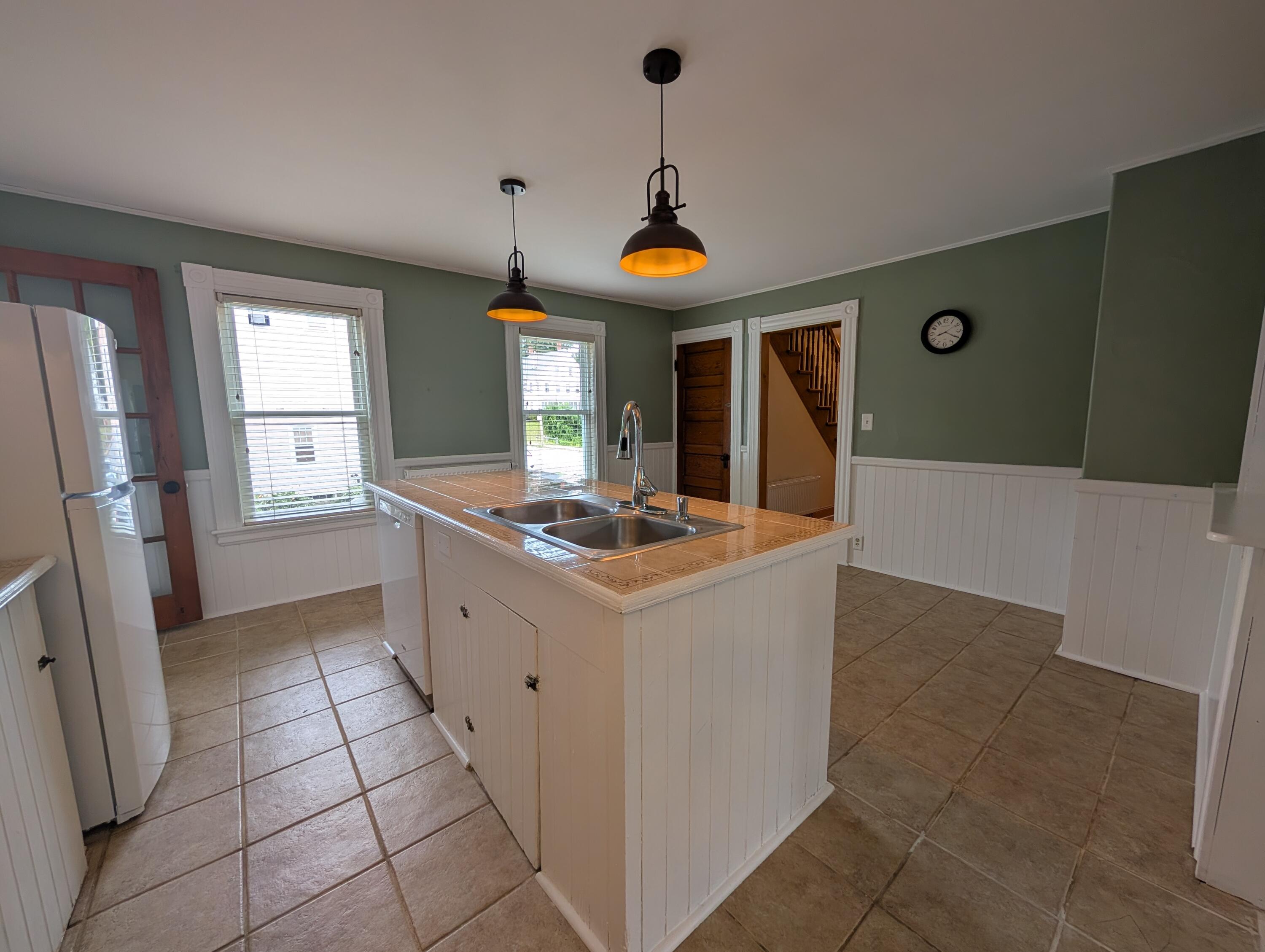 40 Oak Street Property Photo 12