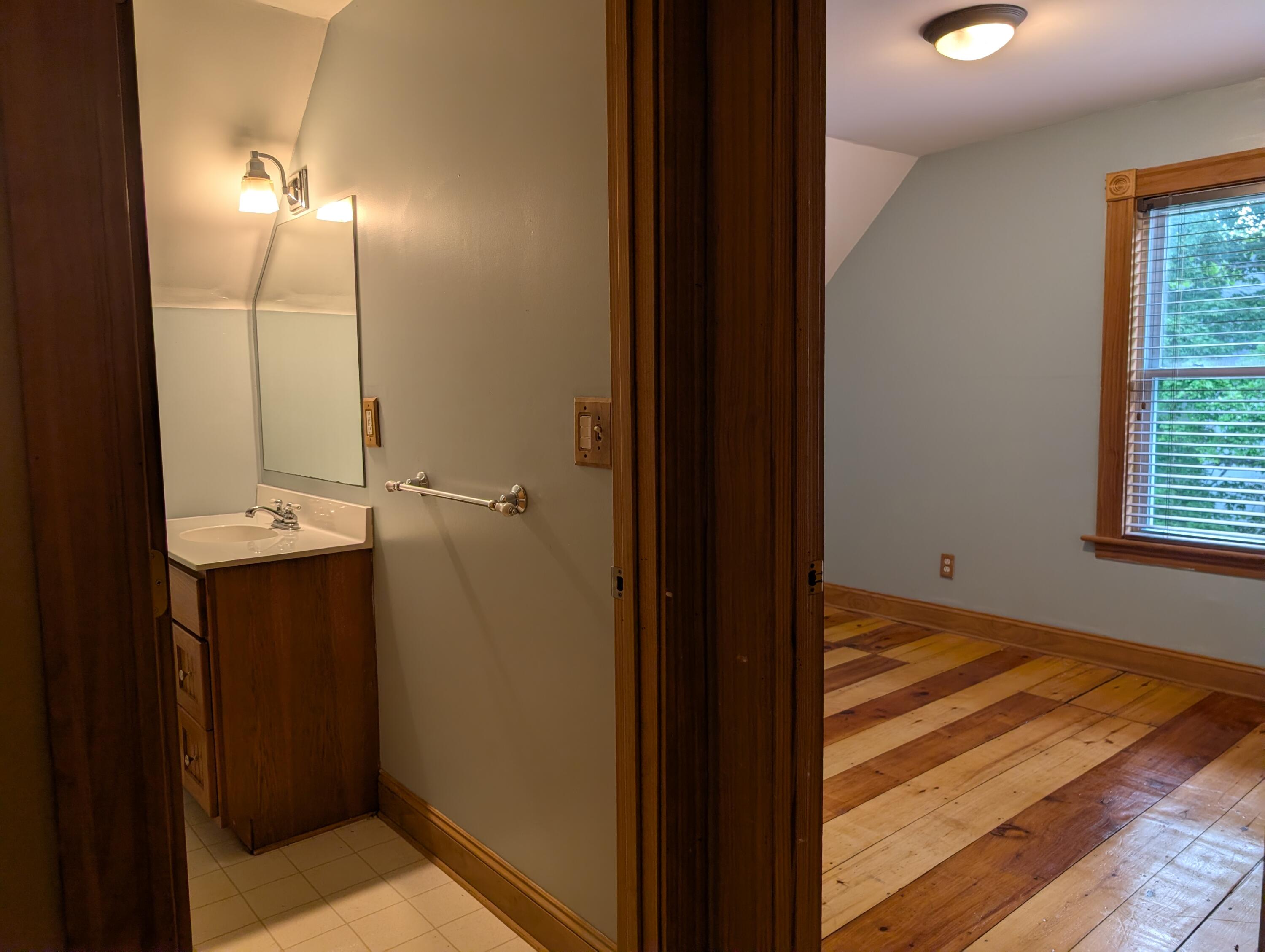 40 Oak Street Property Photo 31
